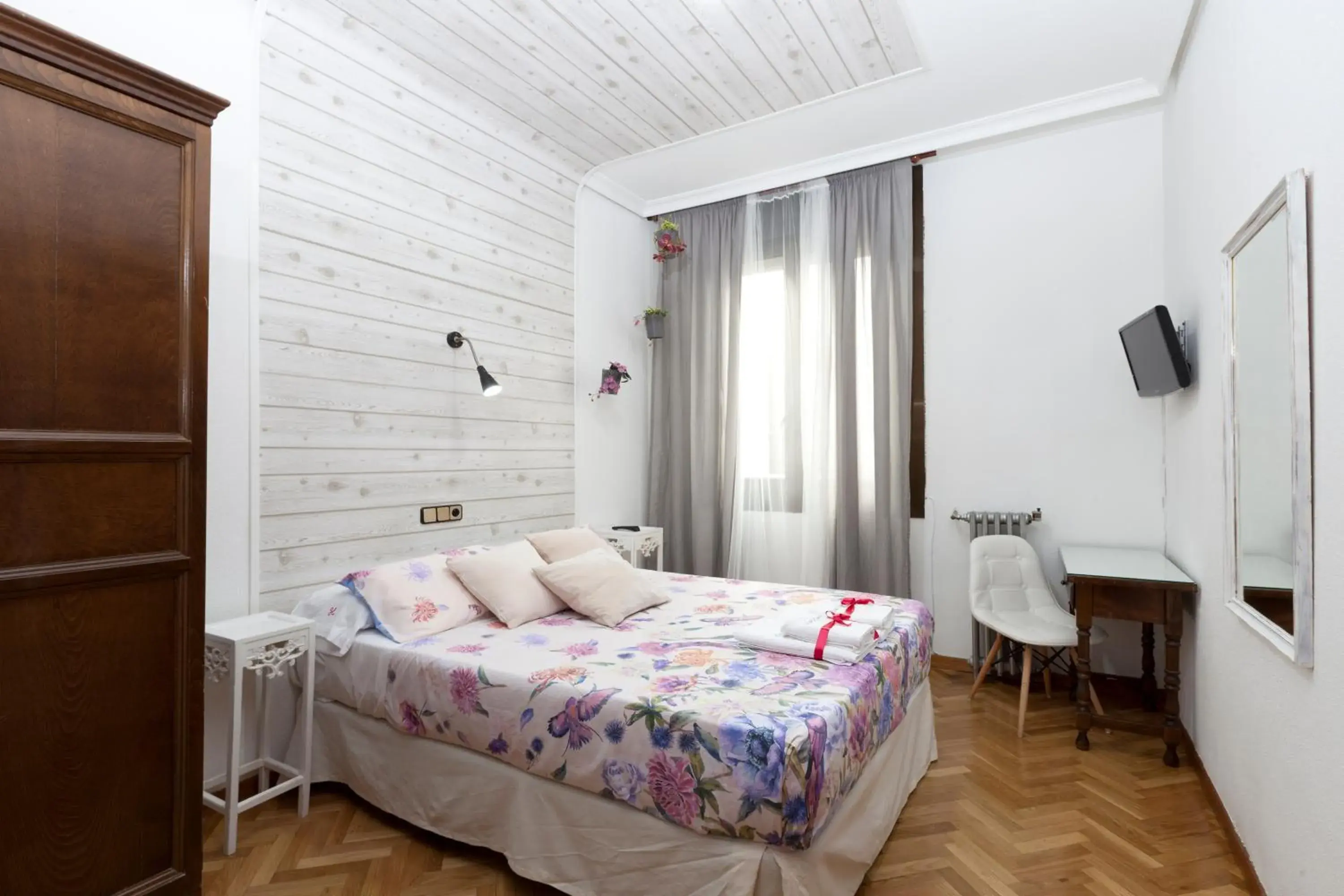 Decorative detail, Bed in Hispano Gran Vía Decorative detail, Bed in Hispano Gran Vía