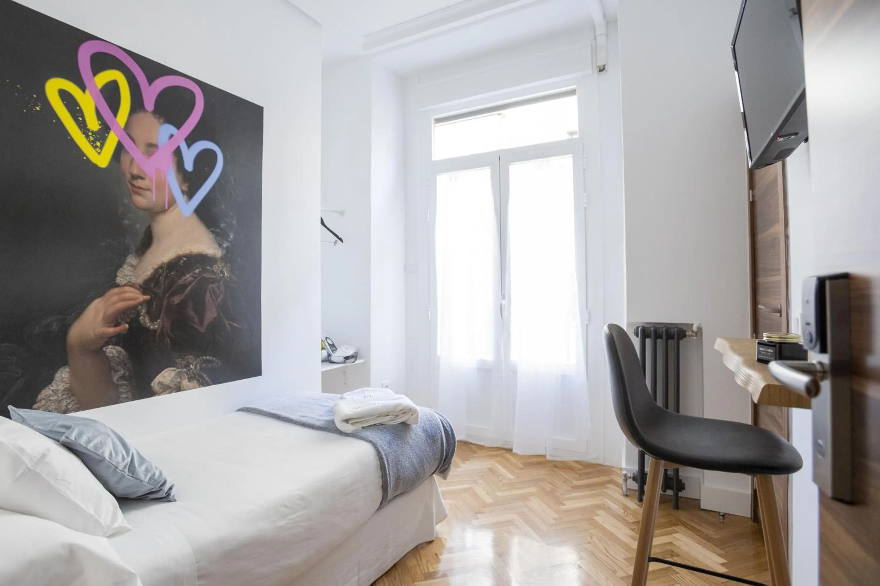 Photo of the whole room, Bed in Hispano Gran Vía