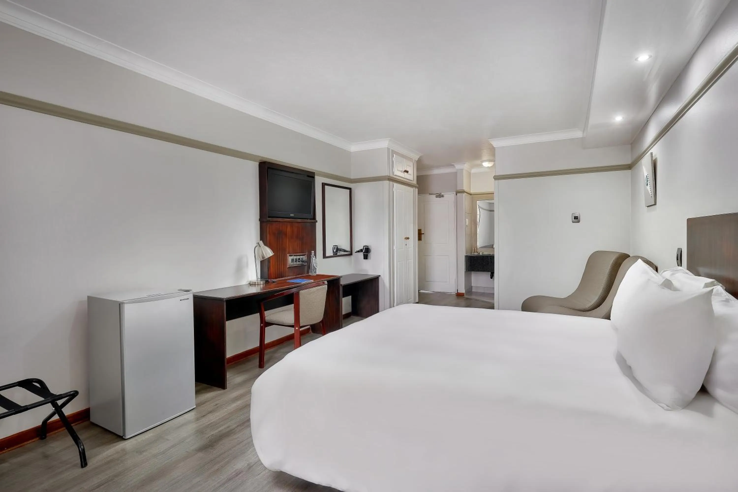 Bedroom, Bed in Protea Hotel by Marriott Klerksdorp