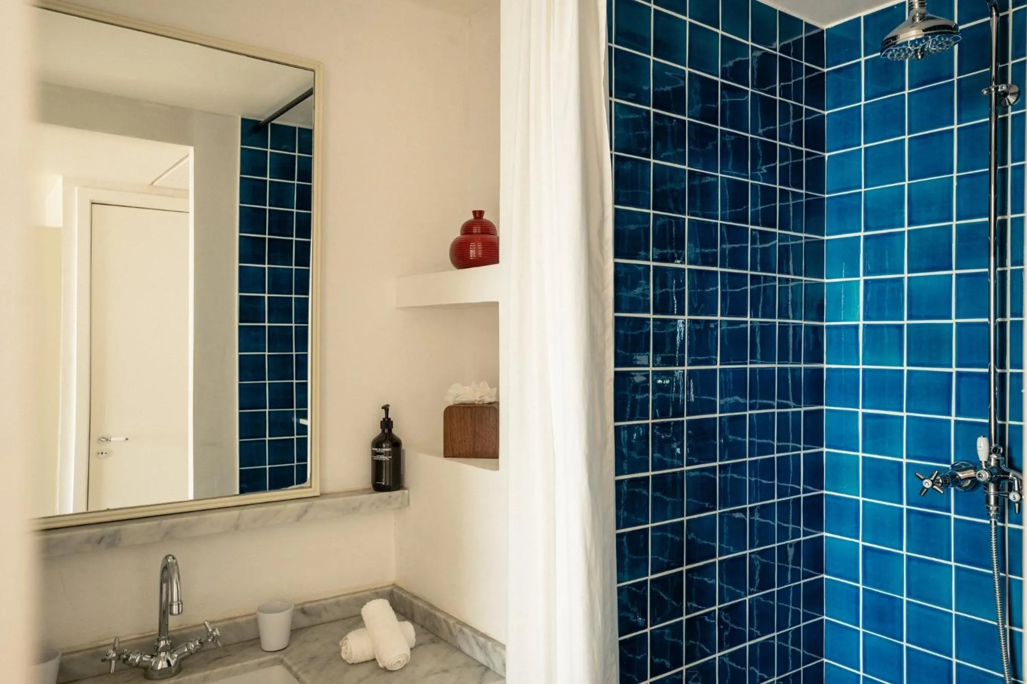 Photo of the whole room in Les Roches Rouges, a Beaumier hotel