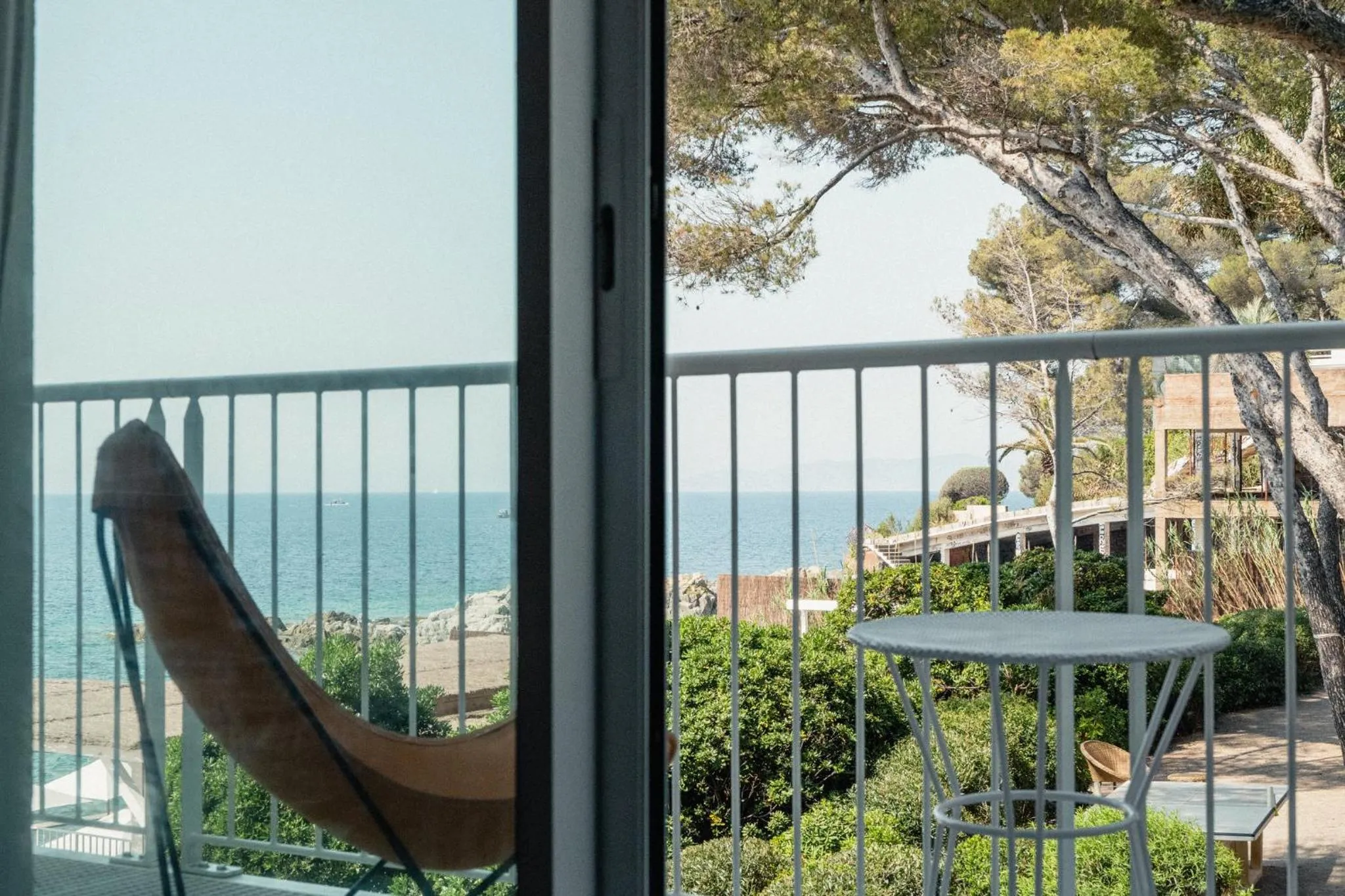 Photo of the whole room in Les Roches Rouges, a Beaumier hotel