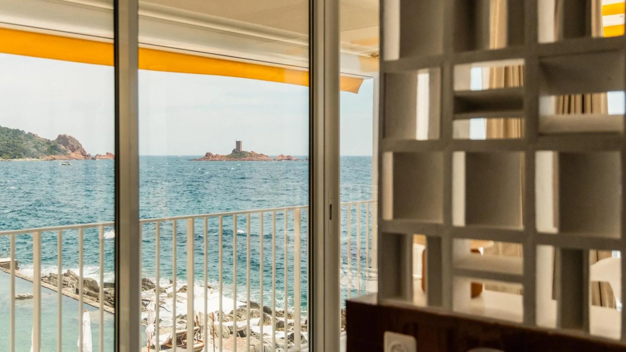 Photo of the whole room in Les Roches Rouges, a Beaumier hotel