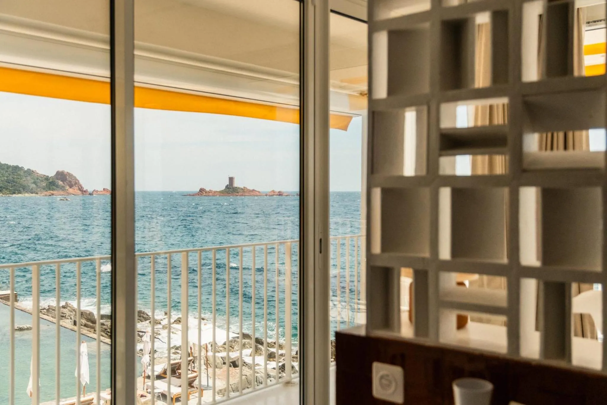 Photo of the whole room in Les Roches Rouges, a Beaumier hotel