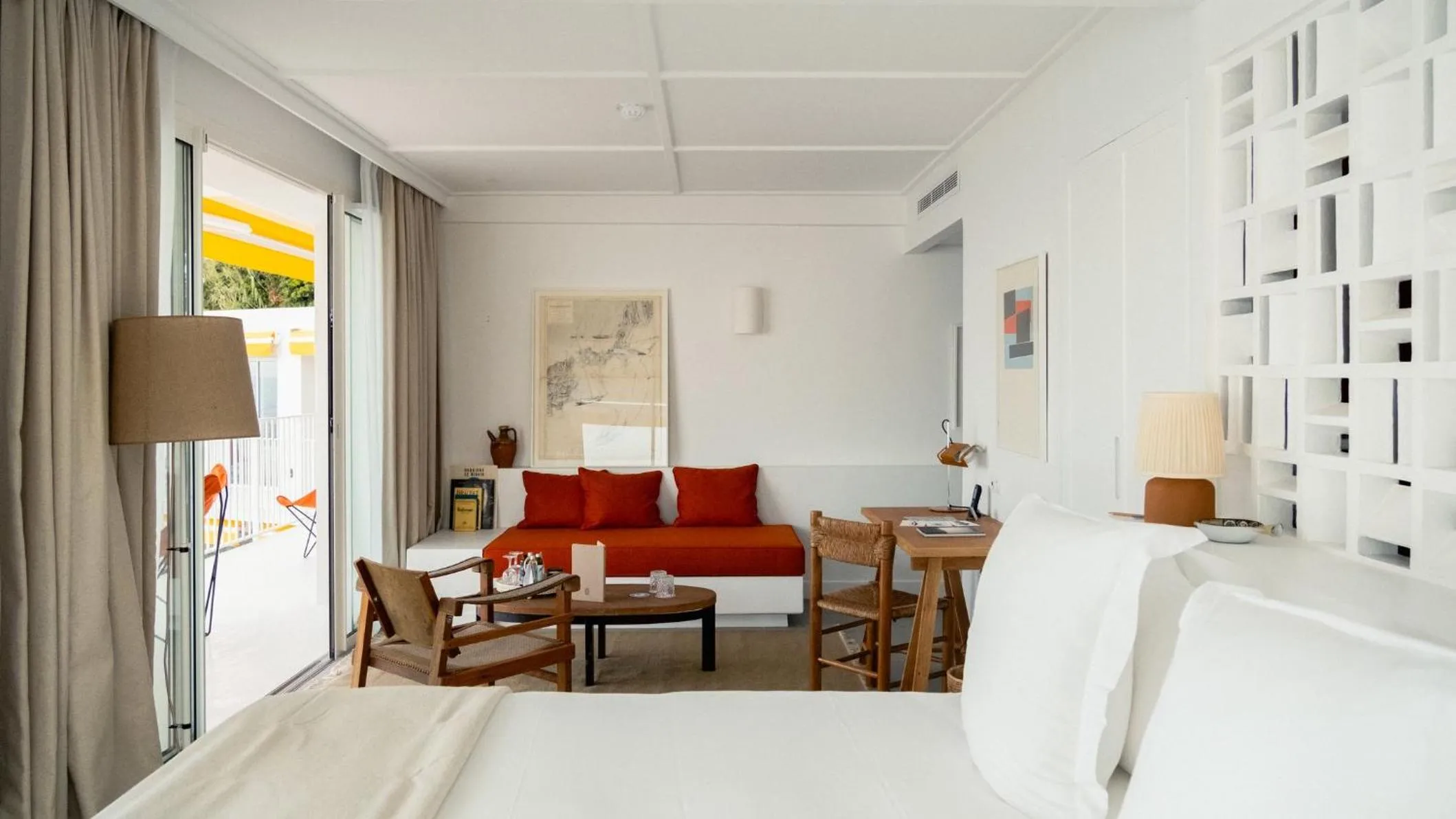 Photo of the whole room in Les Roches Rouges, a Beaumier hotel