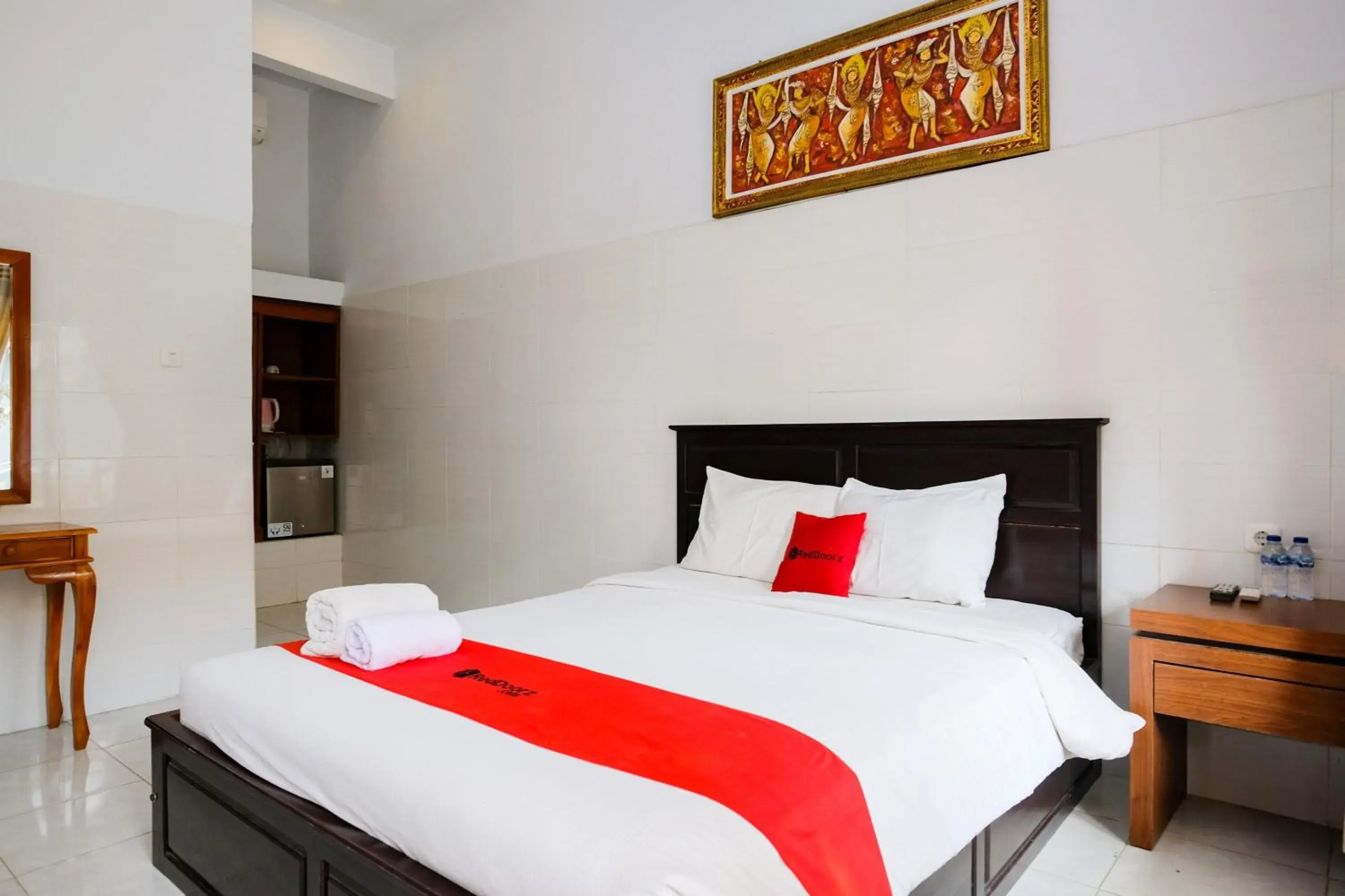 Bedroom, Bed in RedDoorz Plus @ Singaraja Bedroom, Bed in RedDoorz Plus @ Singaraja