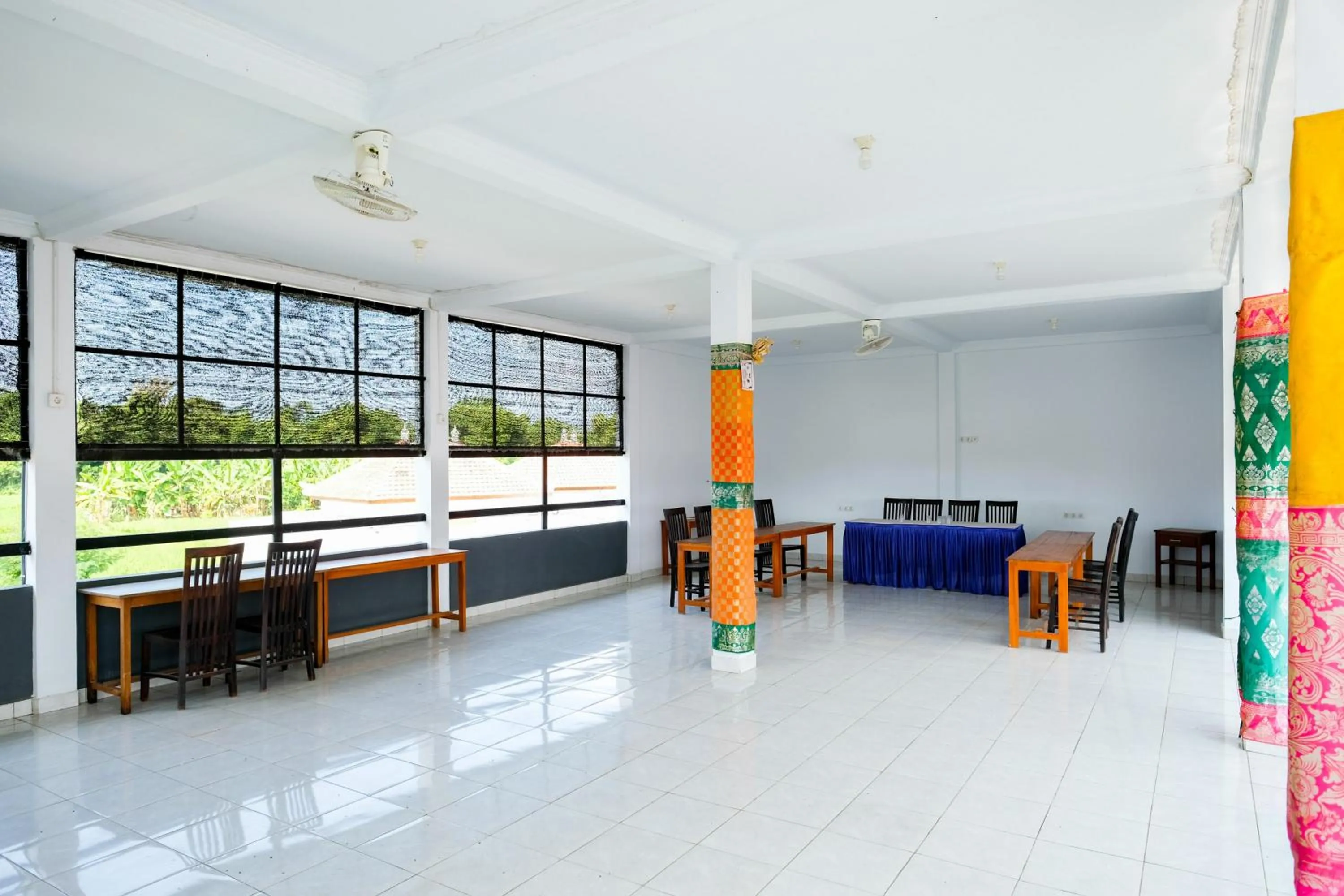 Meeting/conference room in RedDoorz Plus @ Singaraja