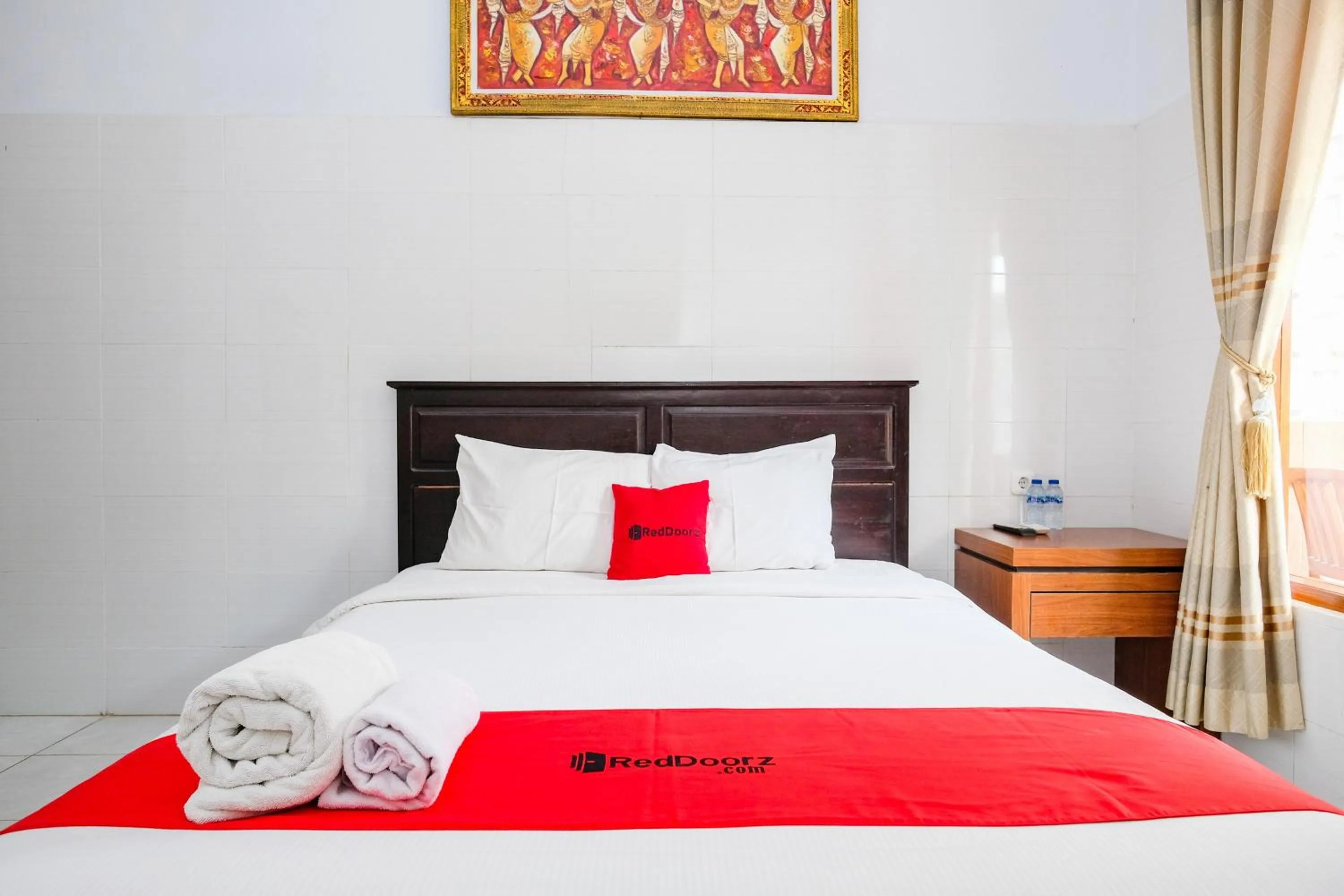 Bedroom, Bed in RedDoorz Plus @ Singaraja