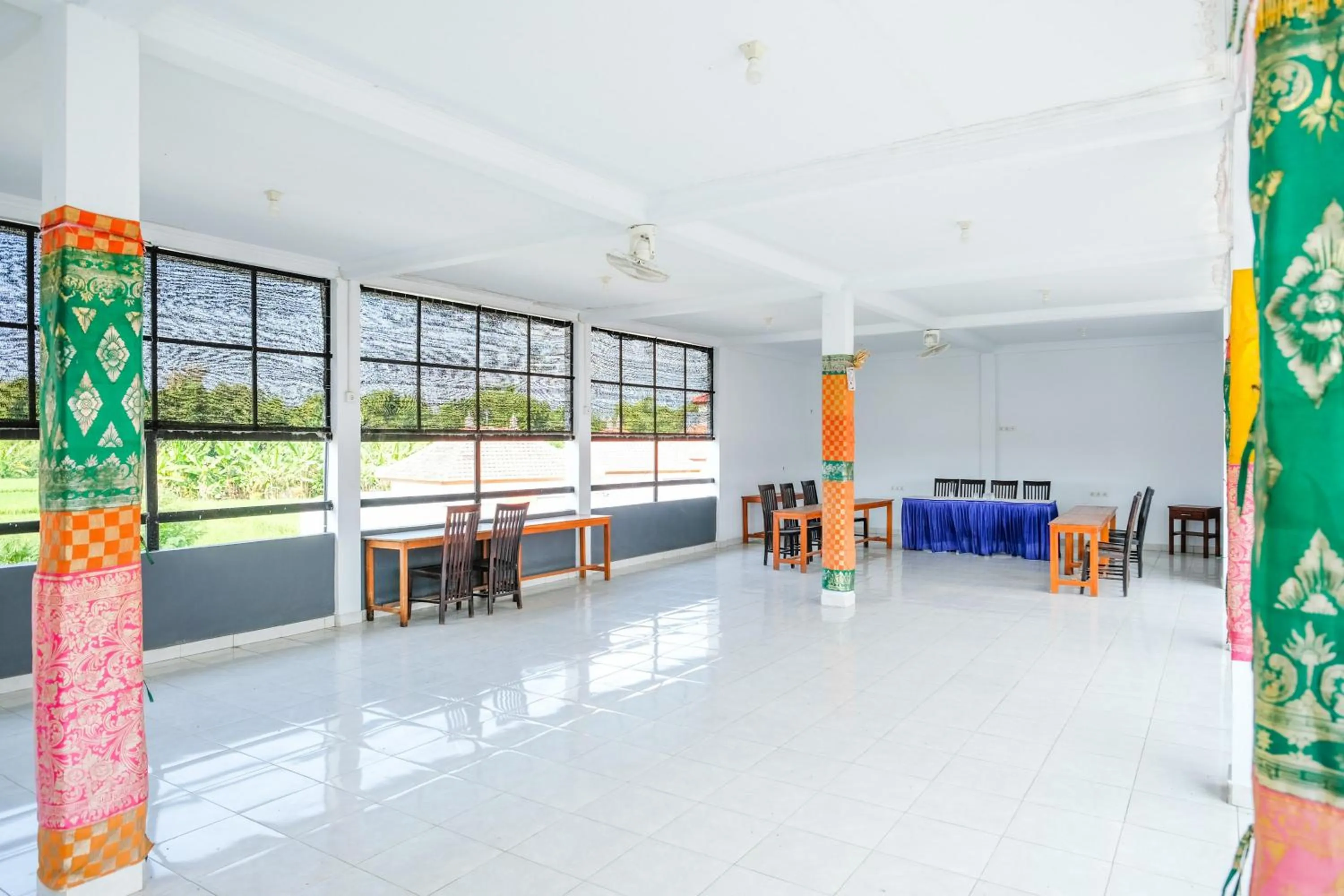 Meeting/conference room in RedDoorz Plus @ Singaraja