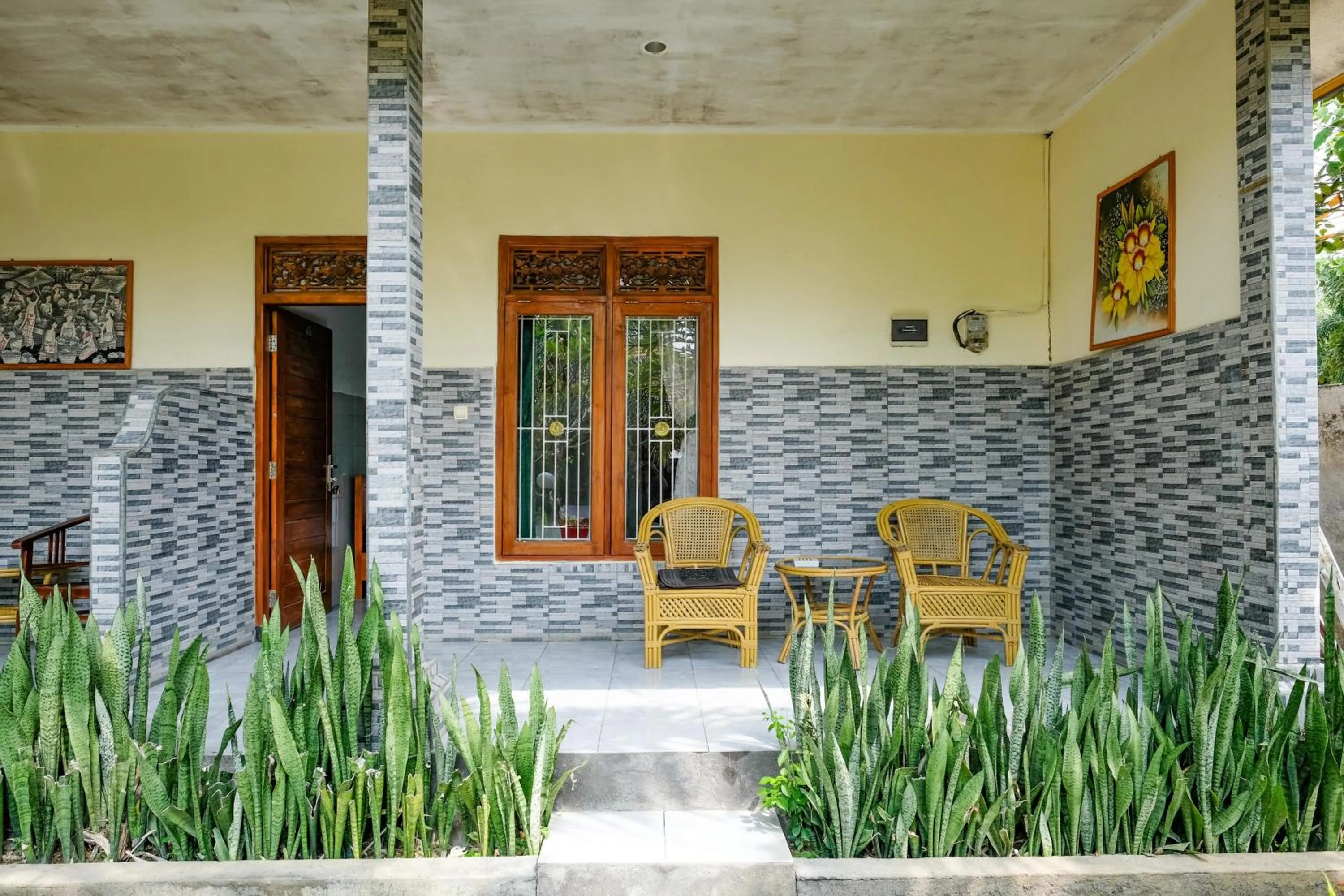 Seating area in RedDoorz Plus @ Singaraja