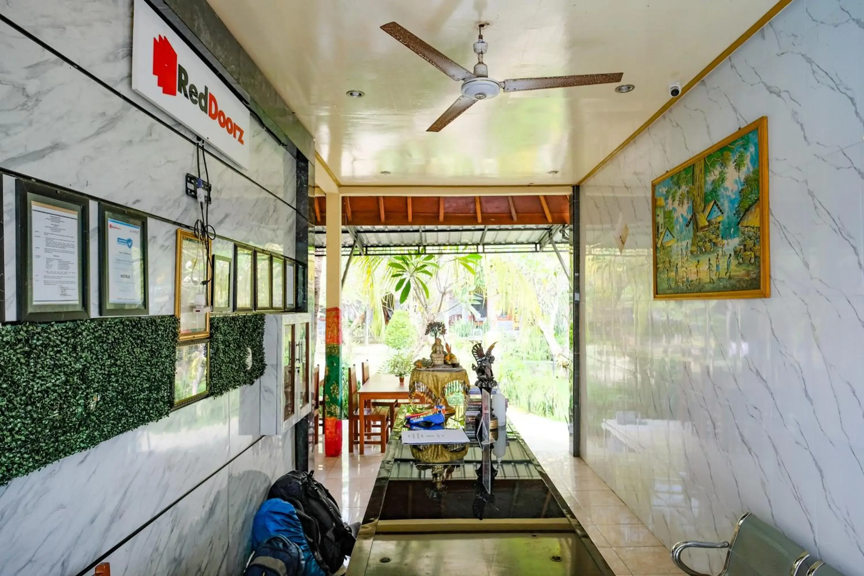 Lobby or reception in RedDoorz Plus @ Singaraja Lobby or reception in RedDoorz Plus @ Singaraja