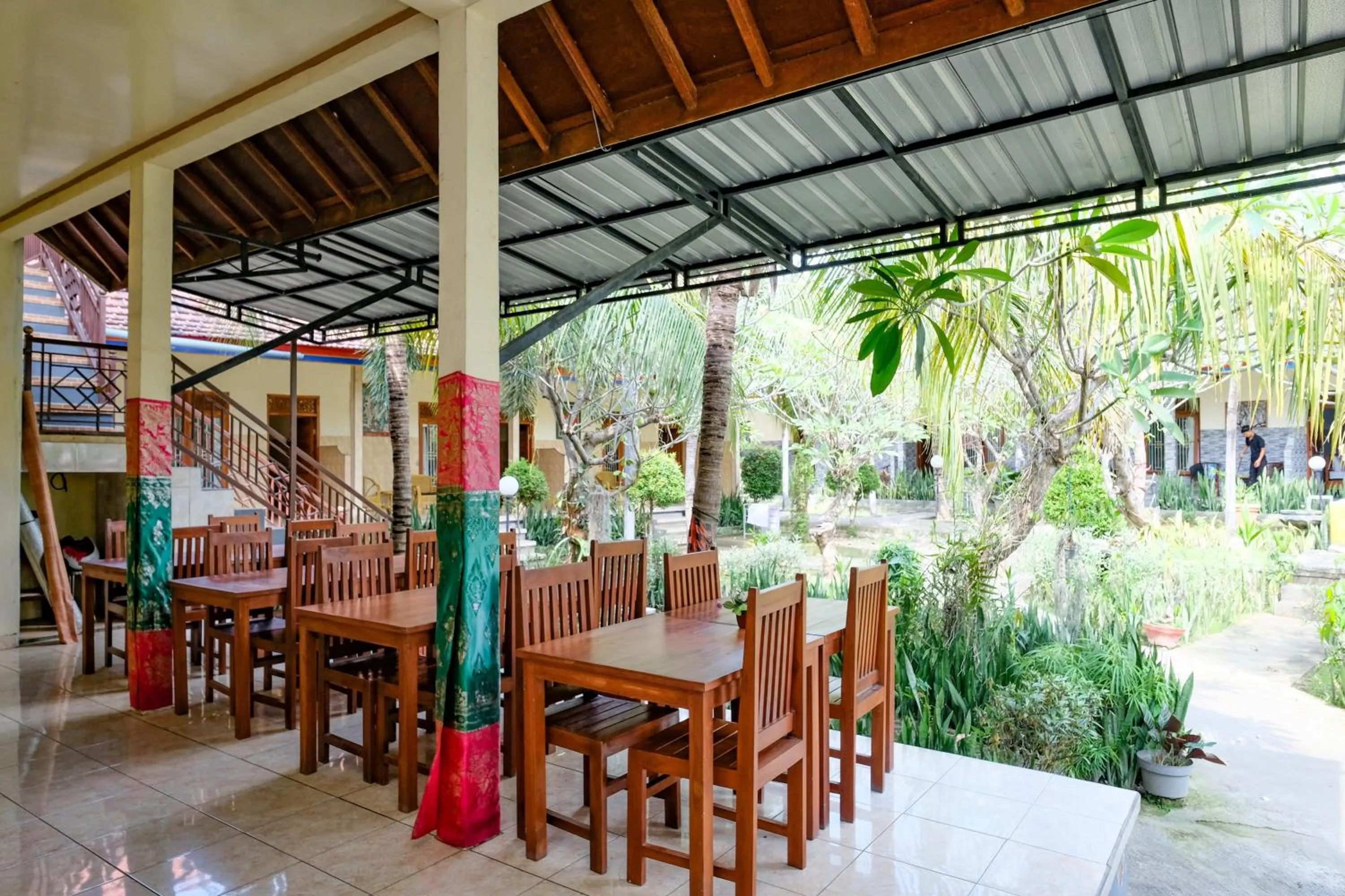 Seating area in RedDoorz Plus @ Singaraja