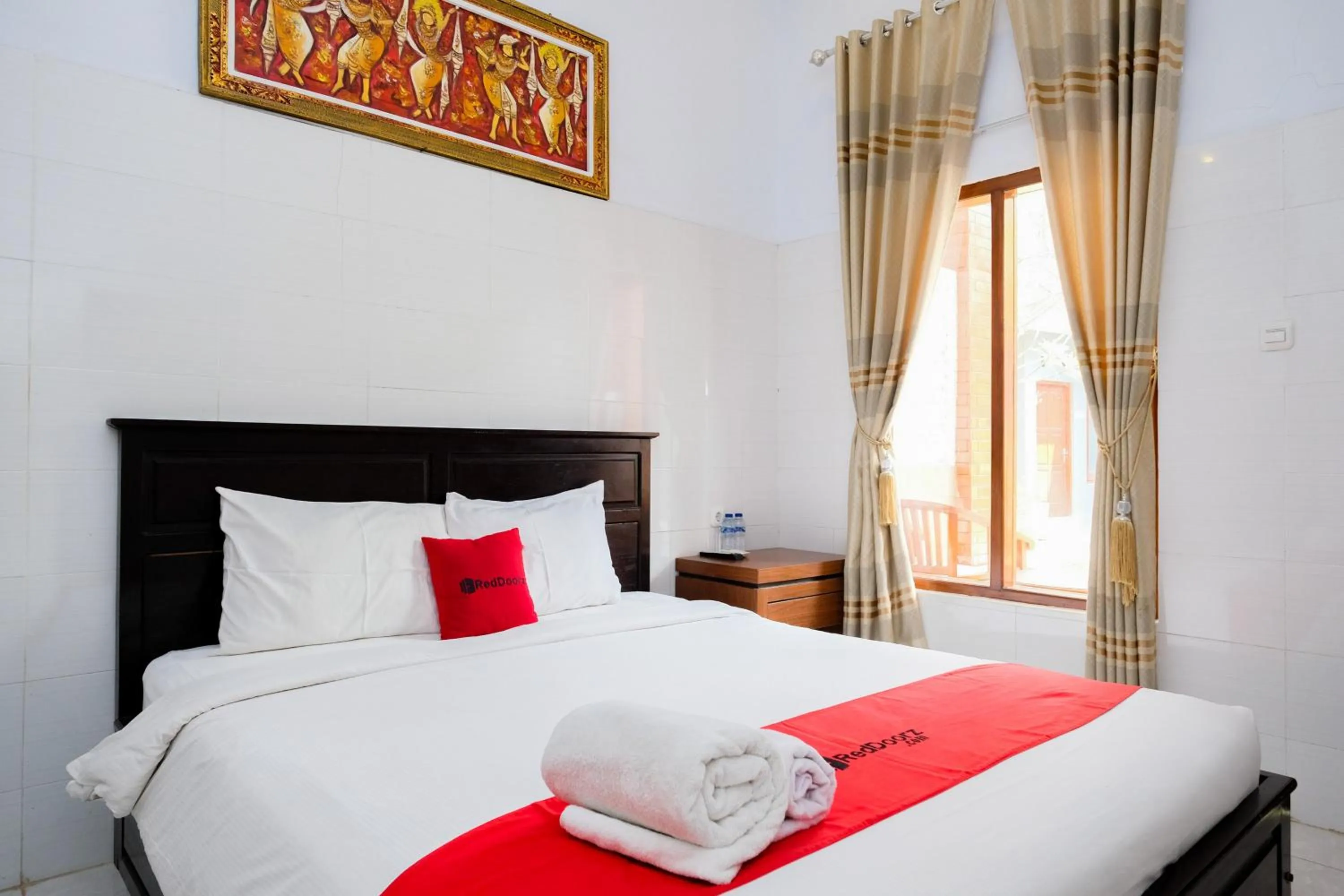 Bedroom, Bed in RedDoorz Plus @ Singaraja