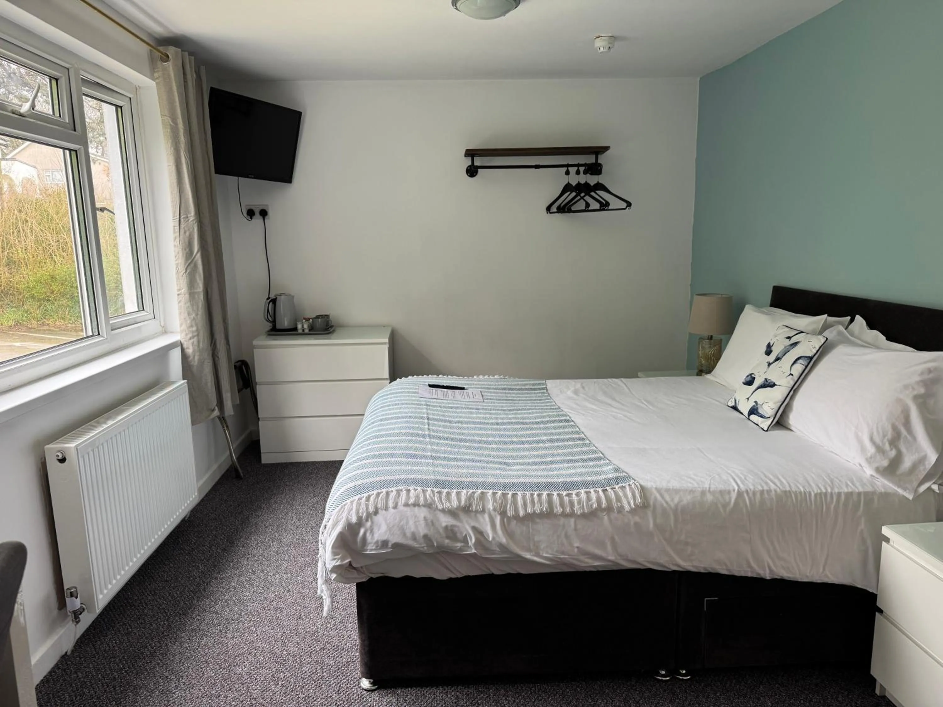 Bed in Cottage Court Hotel