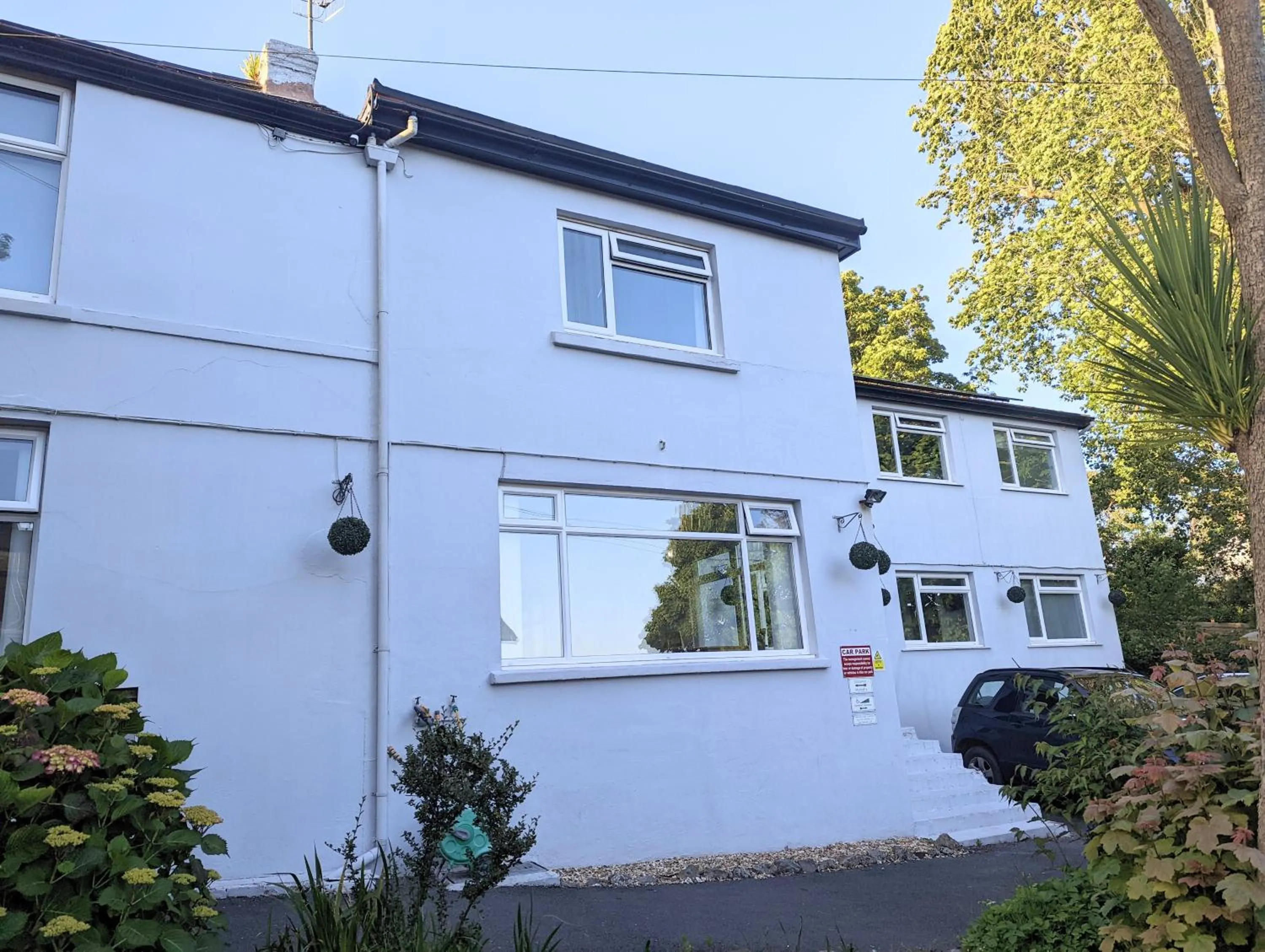 Property building in Cottage Court Hotel