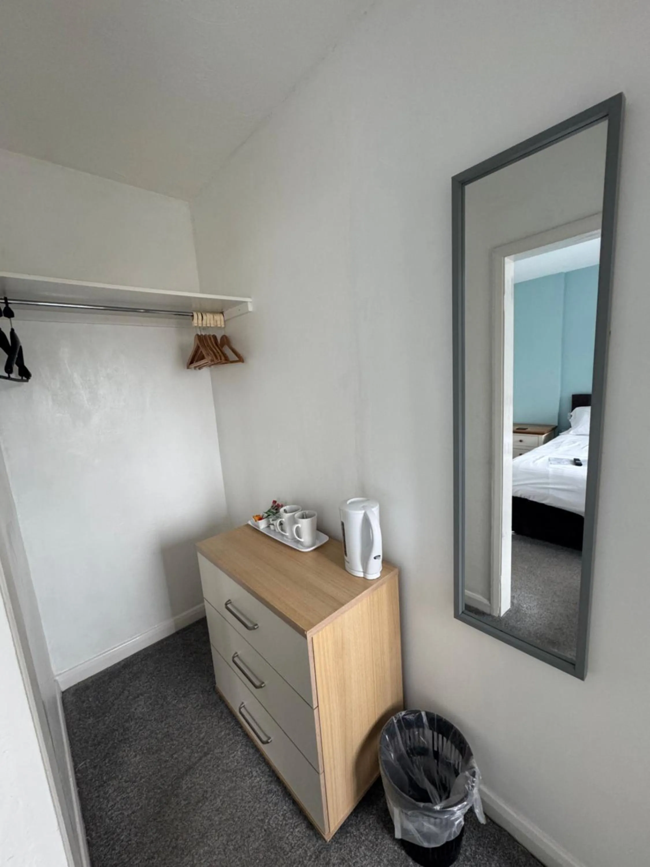 Bed in Cottage Court Hotel