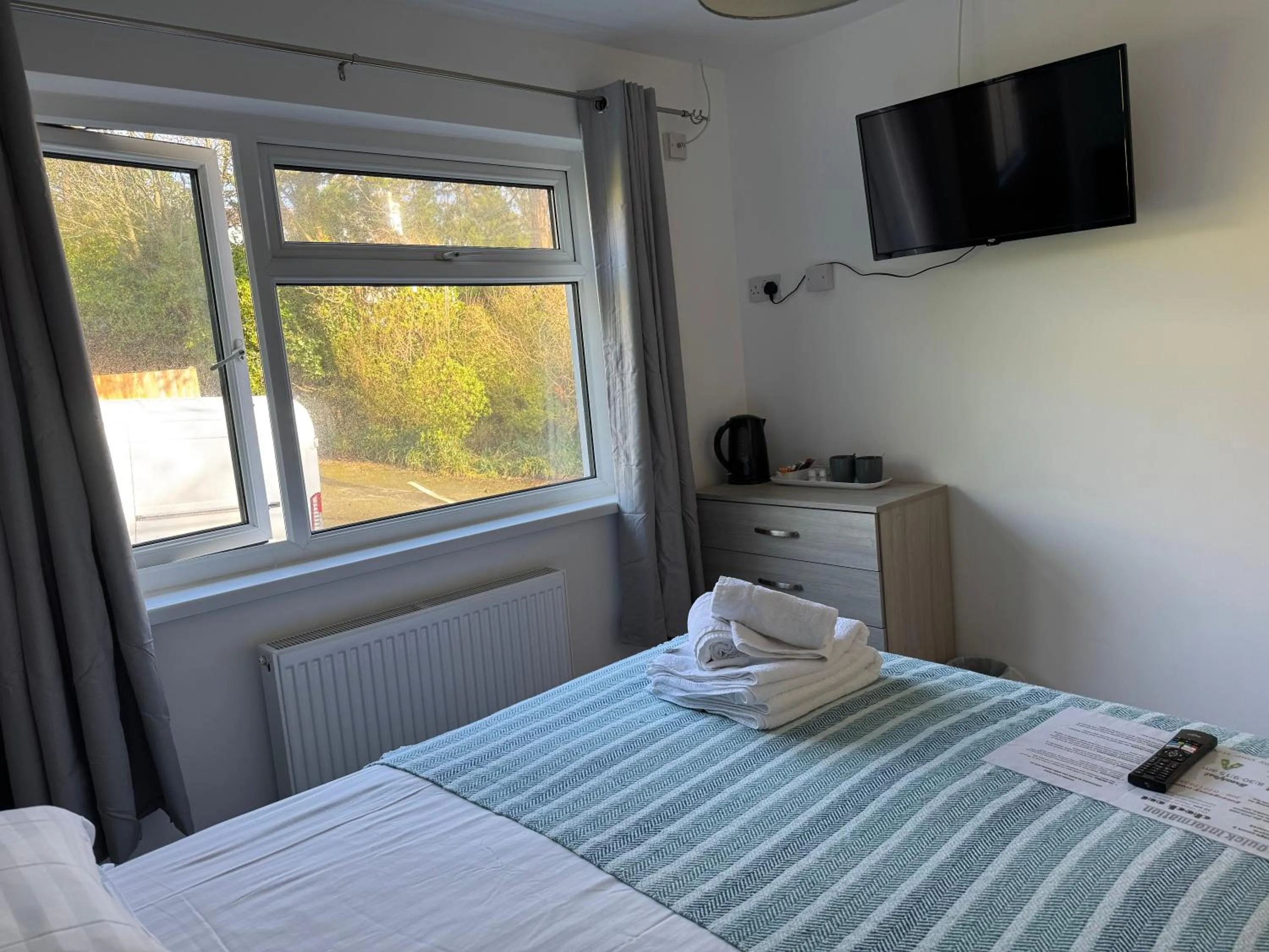 Bed in Cottage Court Hotel