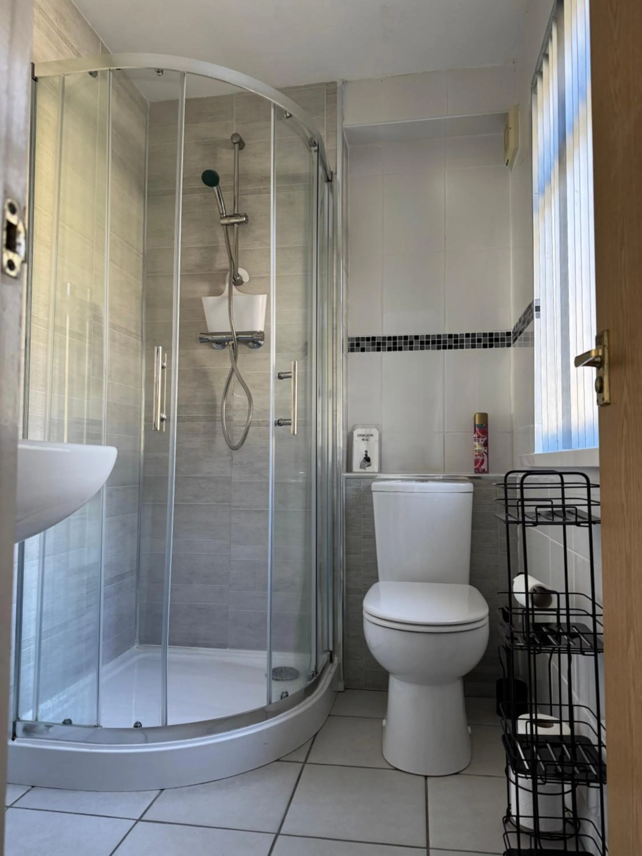 Bathroom in Cottage Court Hotel