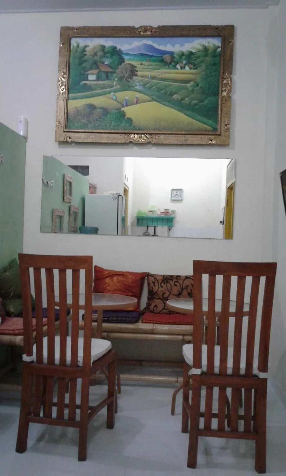 Communal lounge/ TV room in Repag Wayan Canggu Hostel