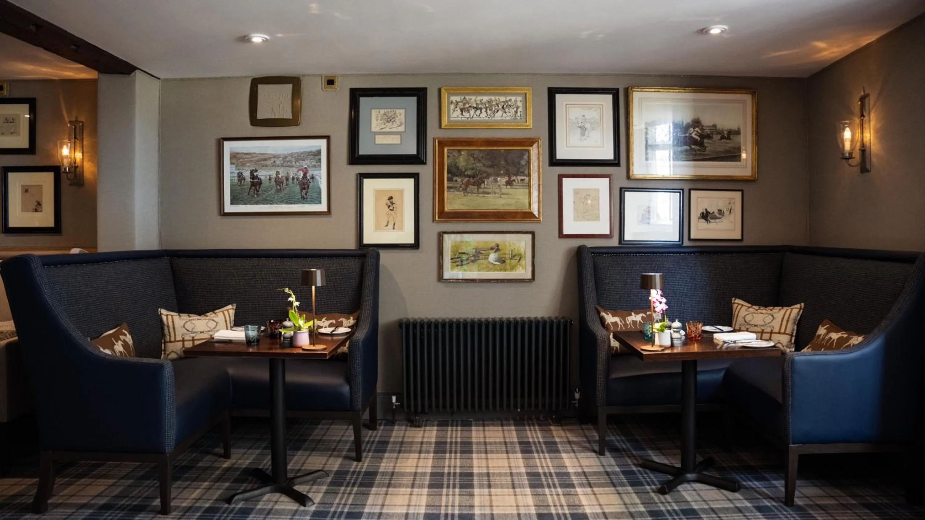 Restaurant/places to eat in Ellenborough Park