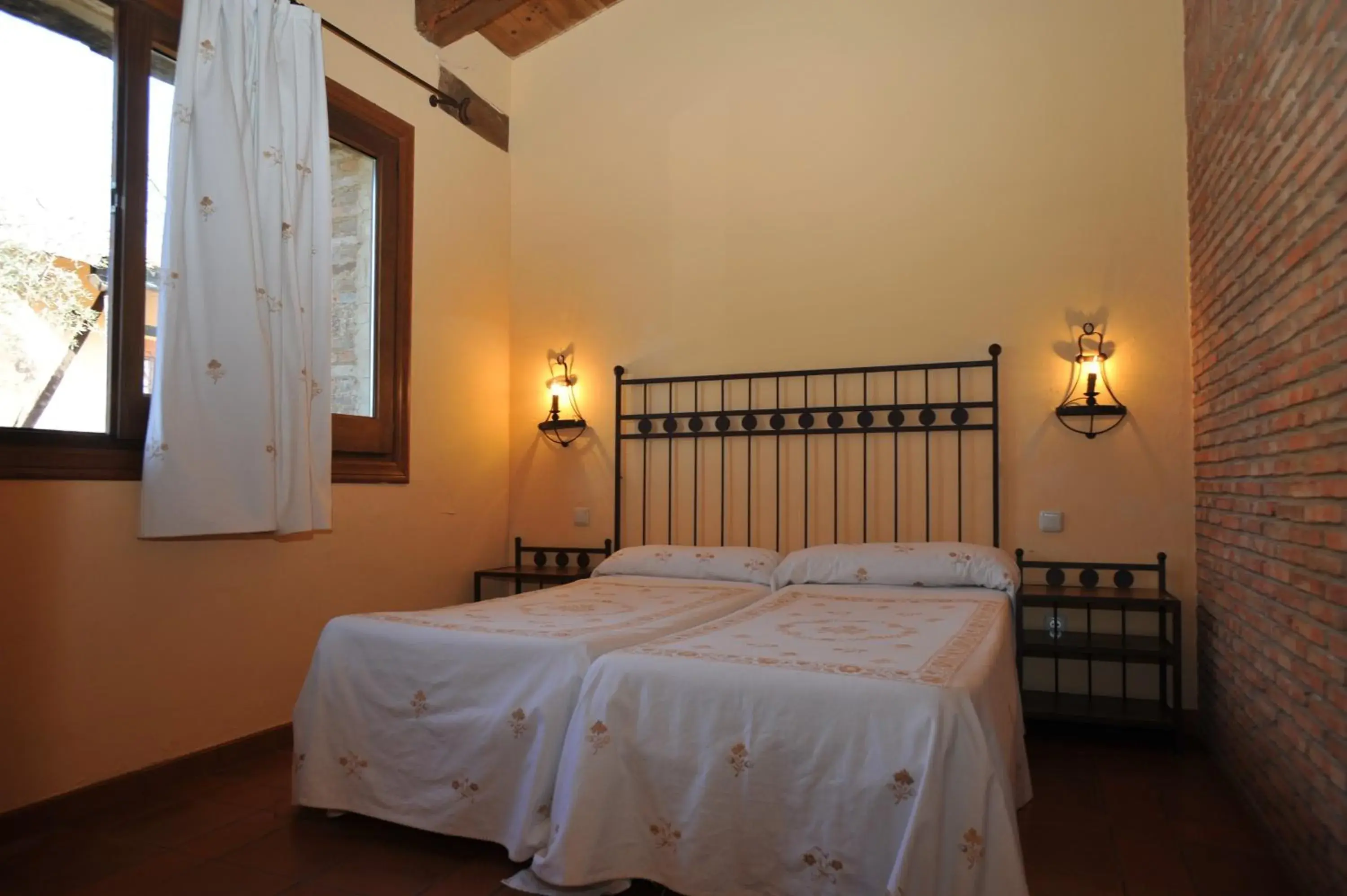 Family Junior Suite in Hotel Rural Hosteria Fontivieja TR-CC-195 Family Junior Suite in Hotel Rural Hosteria Fontivieja TR-CC-195