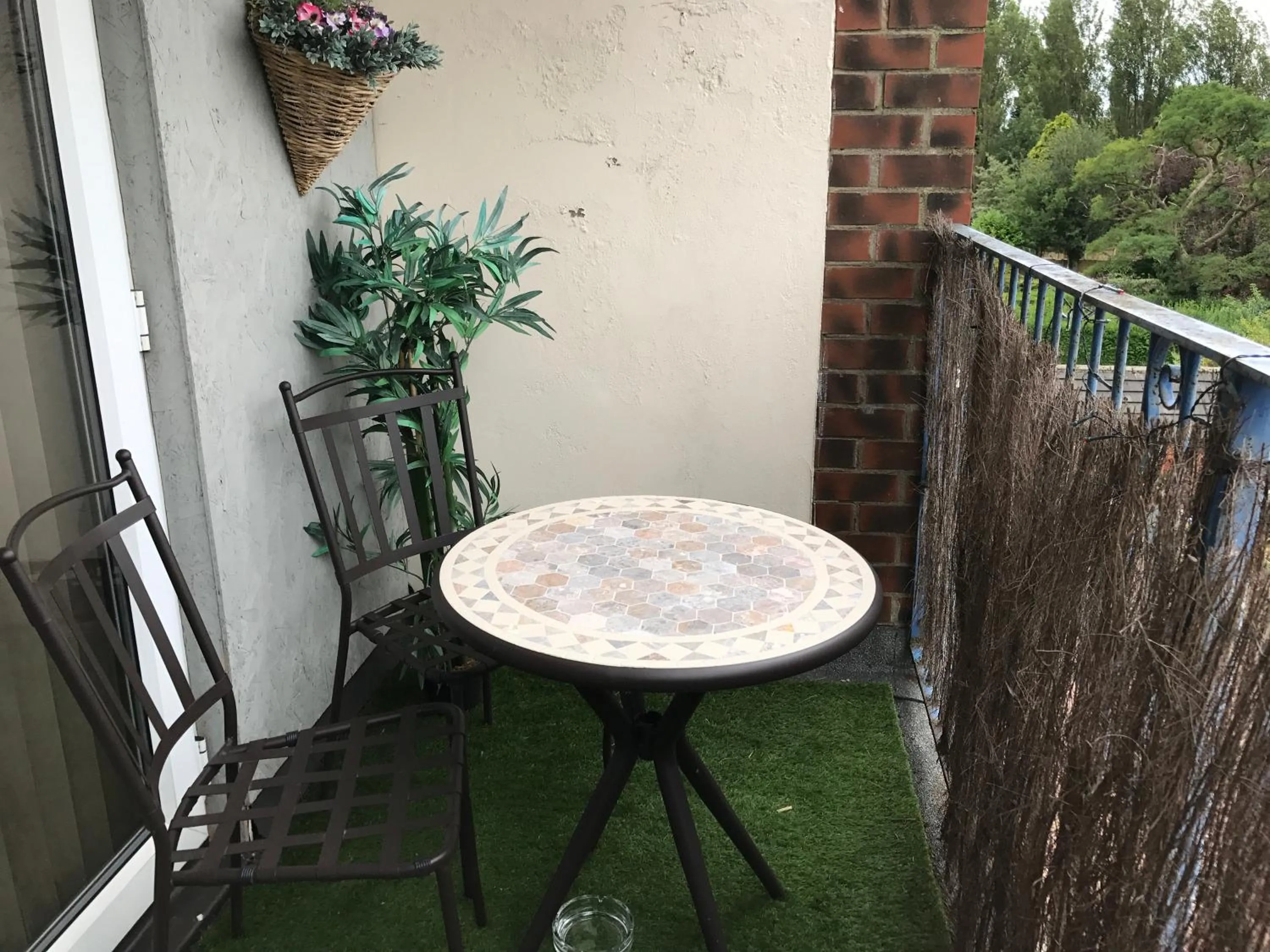 Balcony/Terrace in Acorn Guest House in Hull