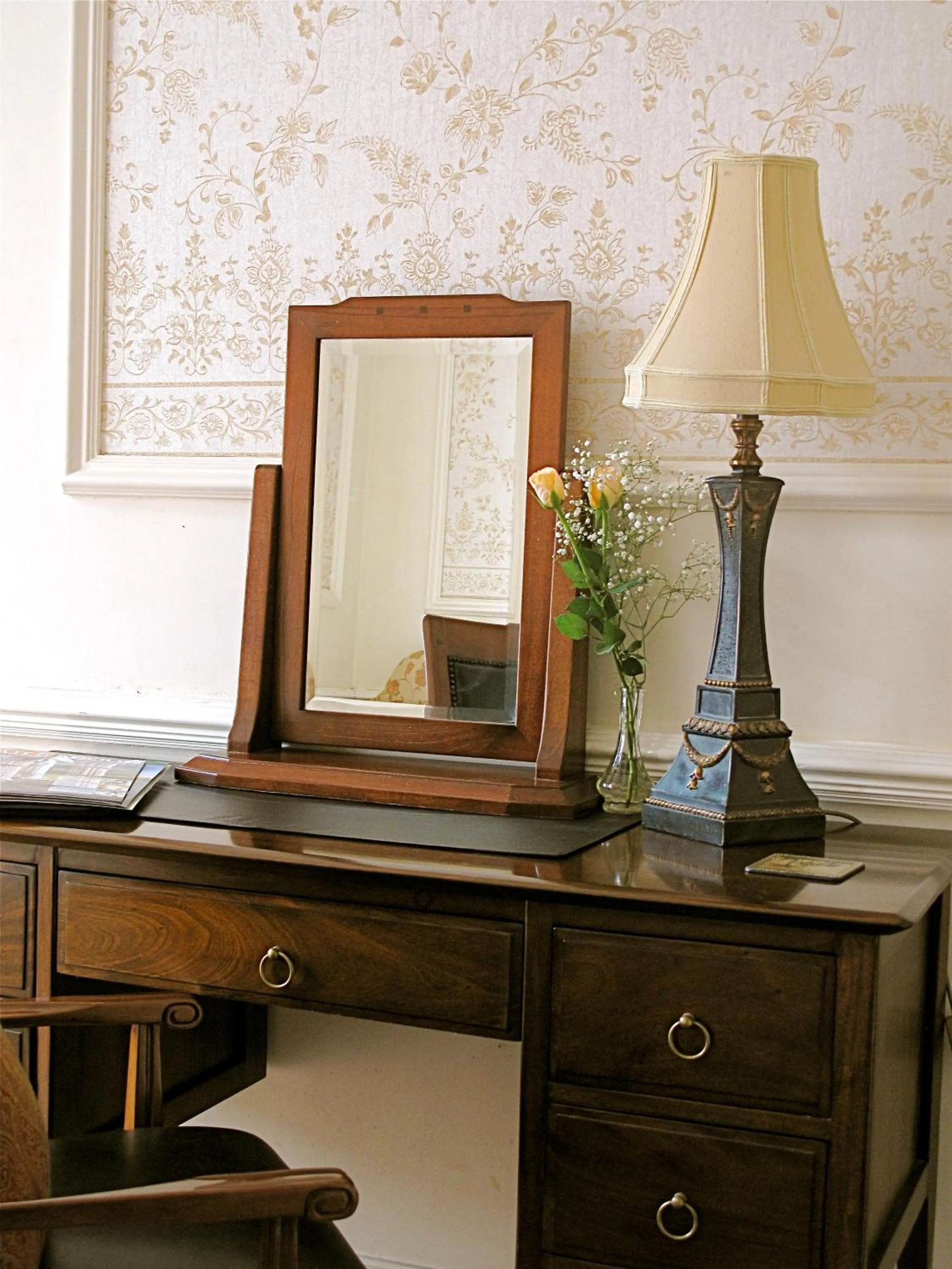 Decorative detail in Acorn Guest House in Hull