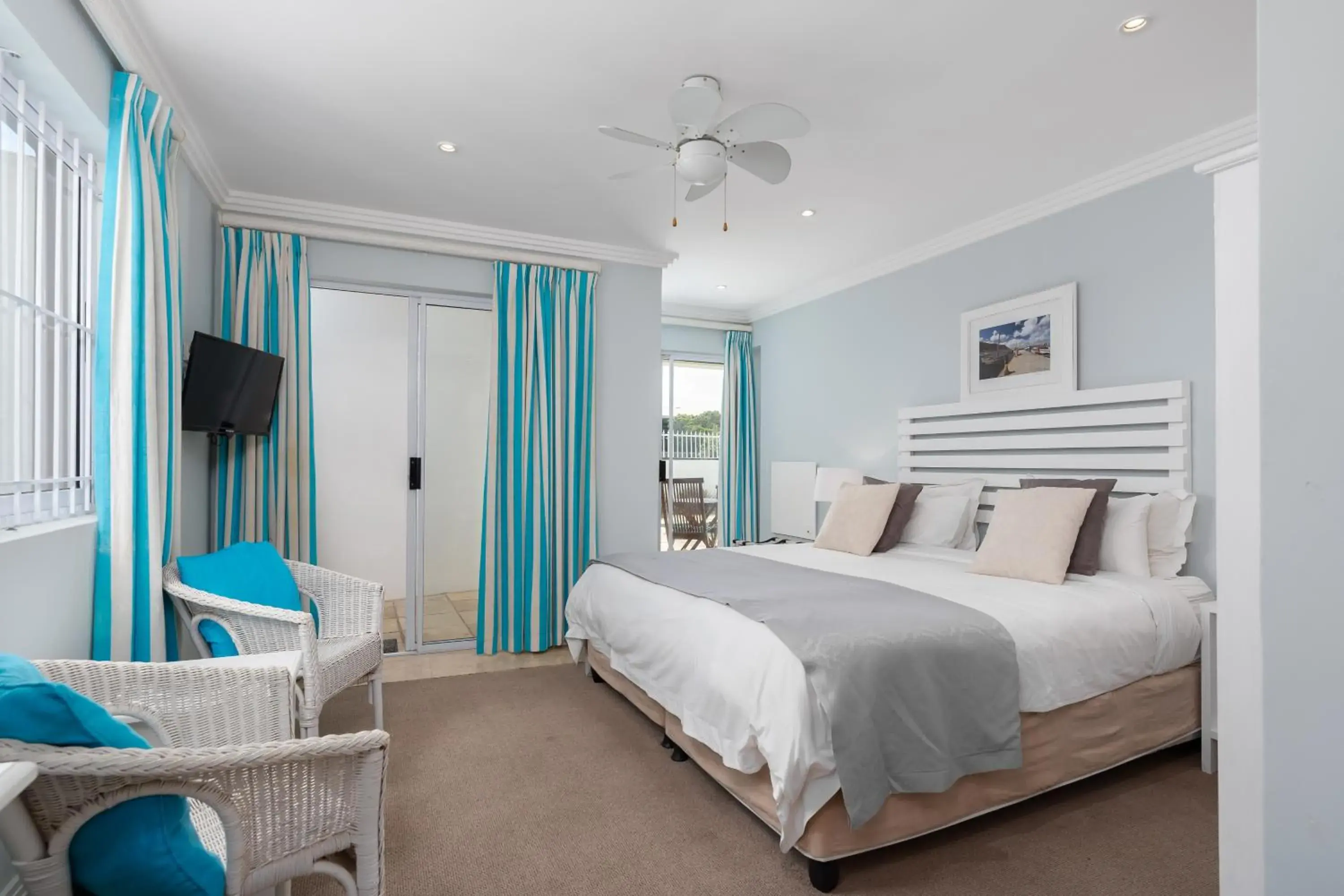 Bed in 61 on Camps Bay Bed in 61 on Camps Bay