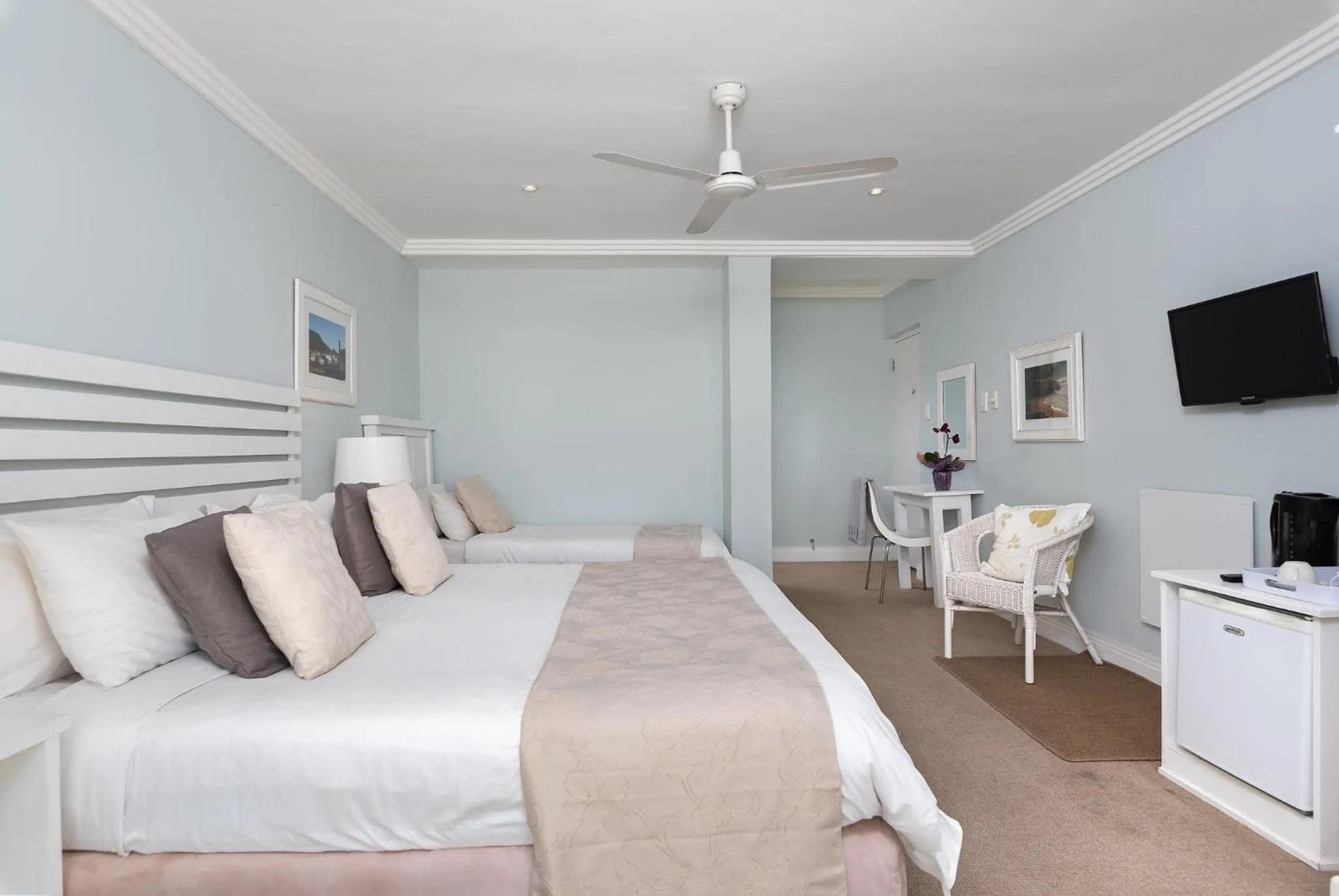Bedroom, Bed in 61 on Camps Bay
