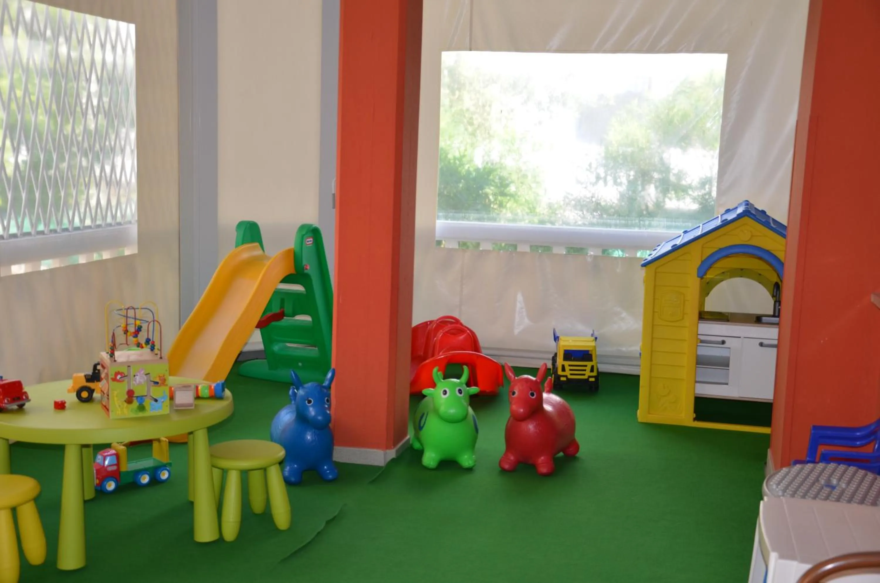 young children in Hotel Amburgo