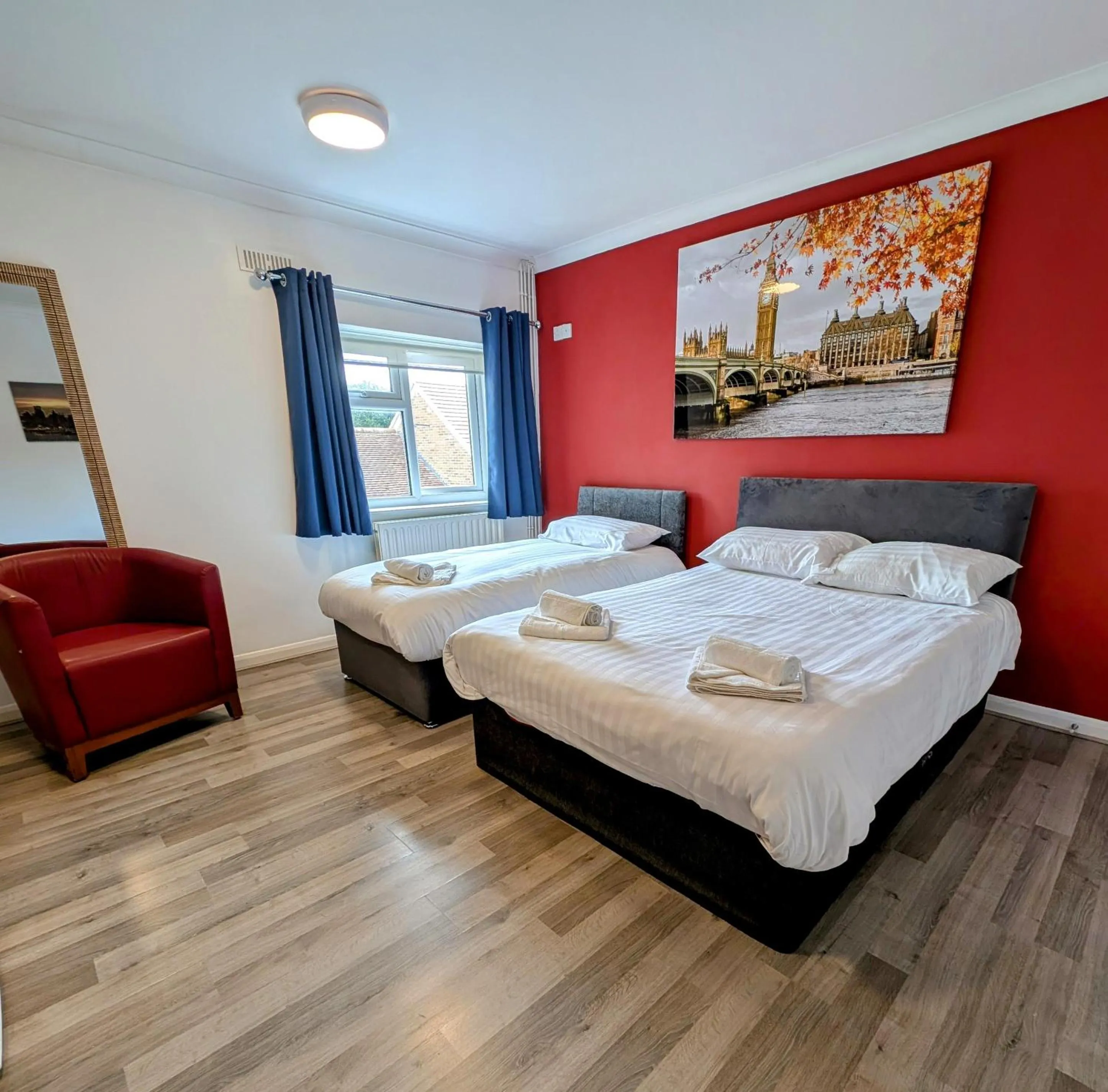 Bedroom, Bed in OYO Aparthotel Hathern - Loughborough