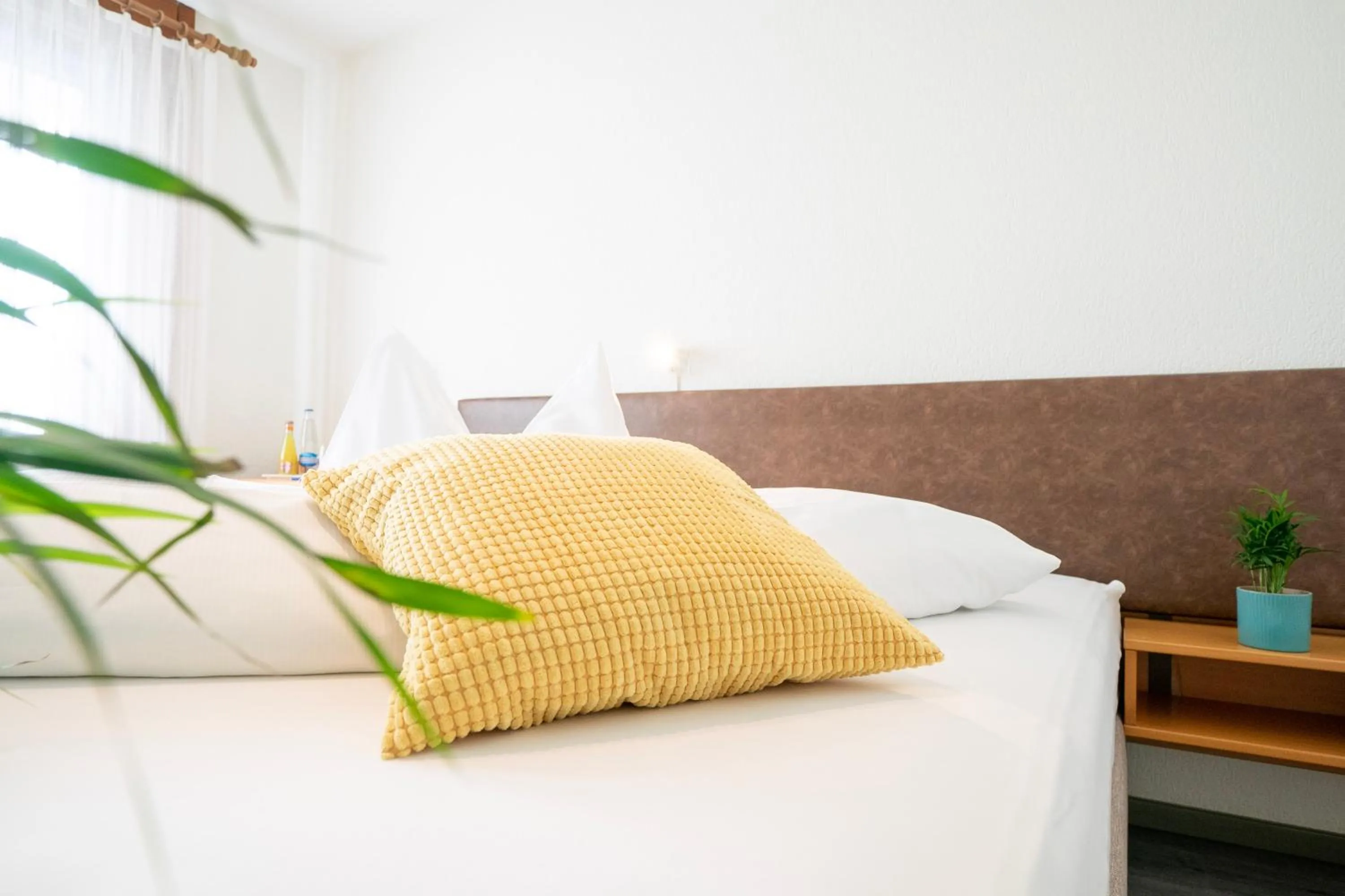 Bed in Hotel Sonne - Self Check-in