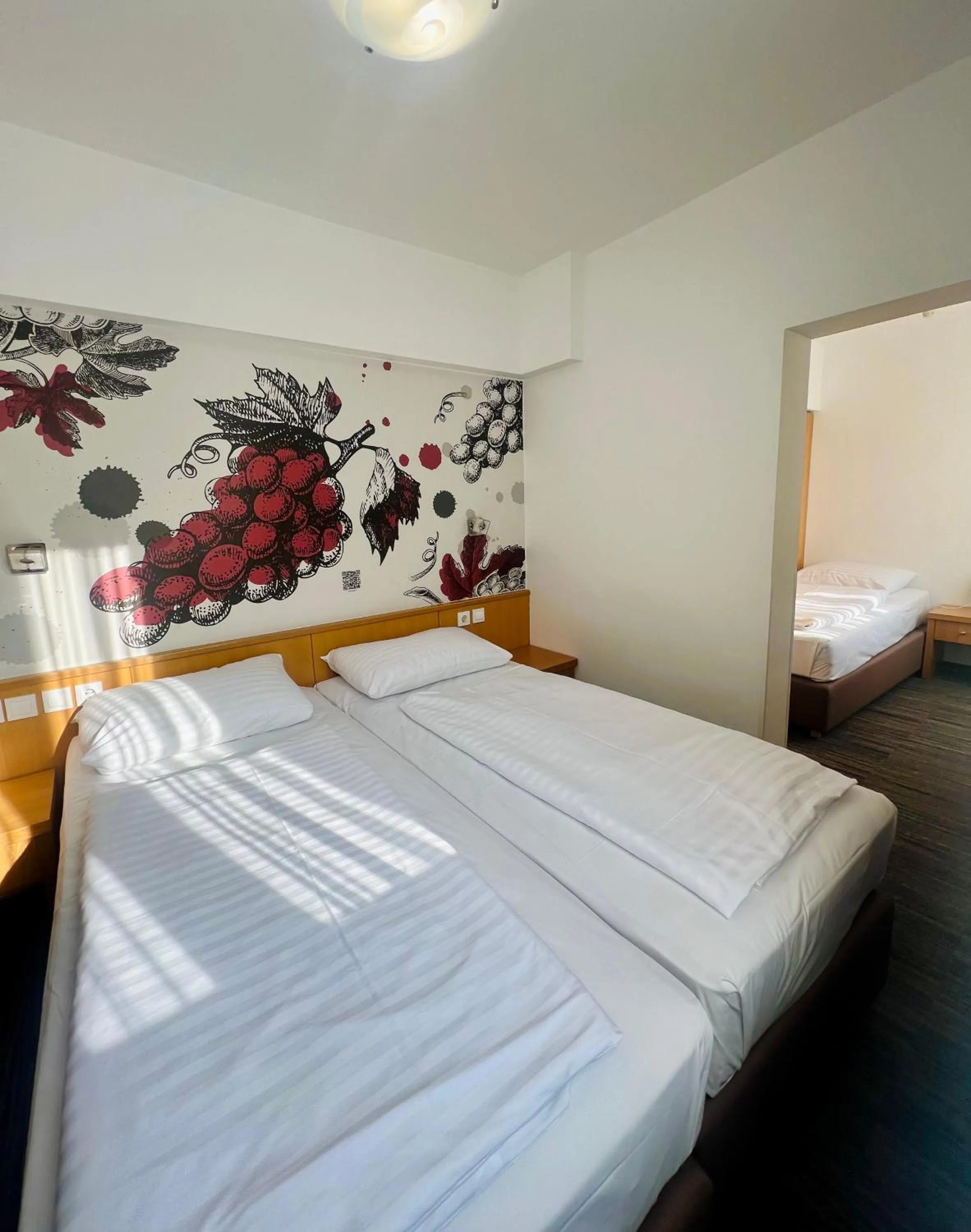 Standard Triple Room in Hotel Piramida