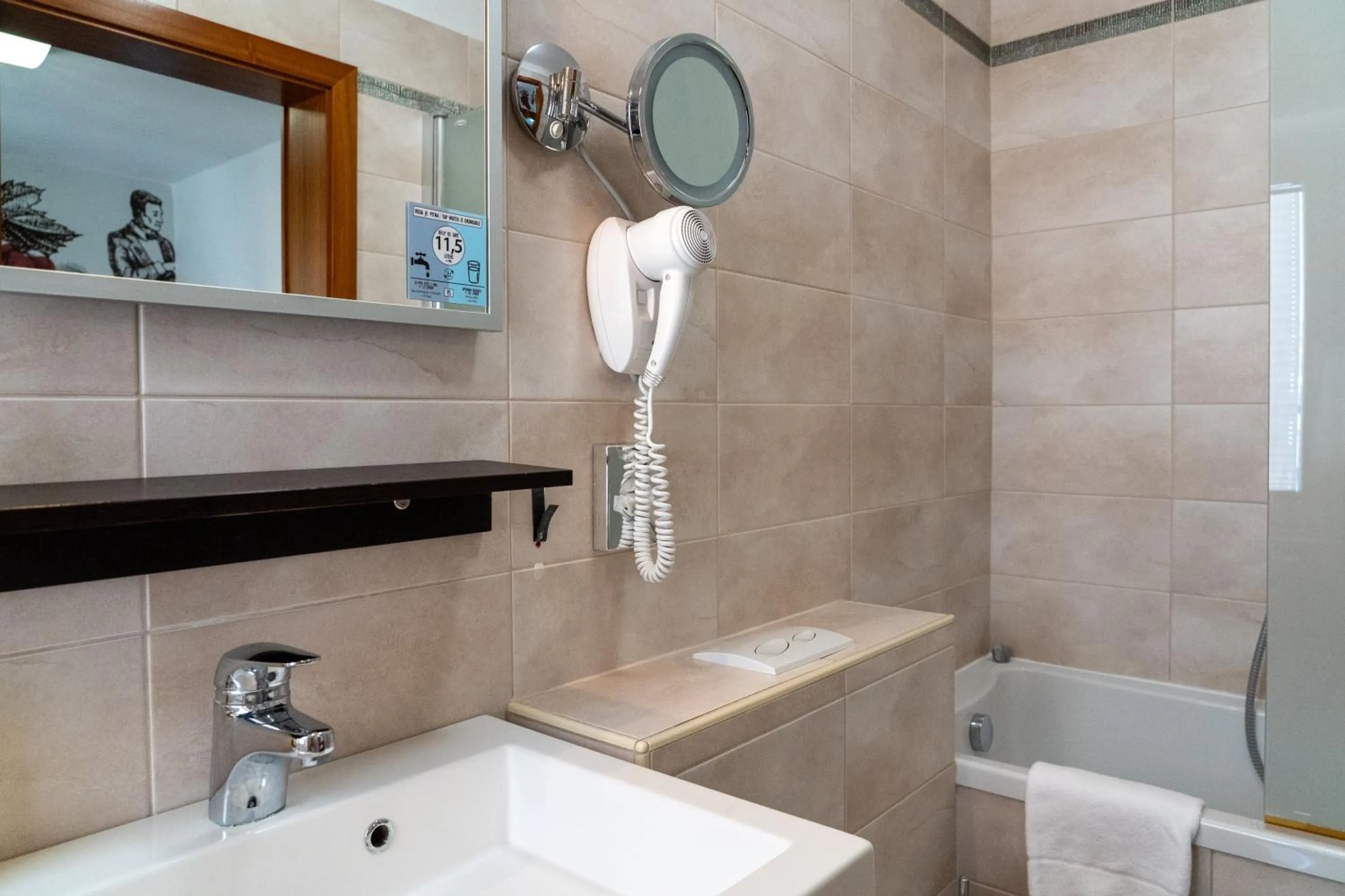 Bathroom in Hotel Piramida