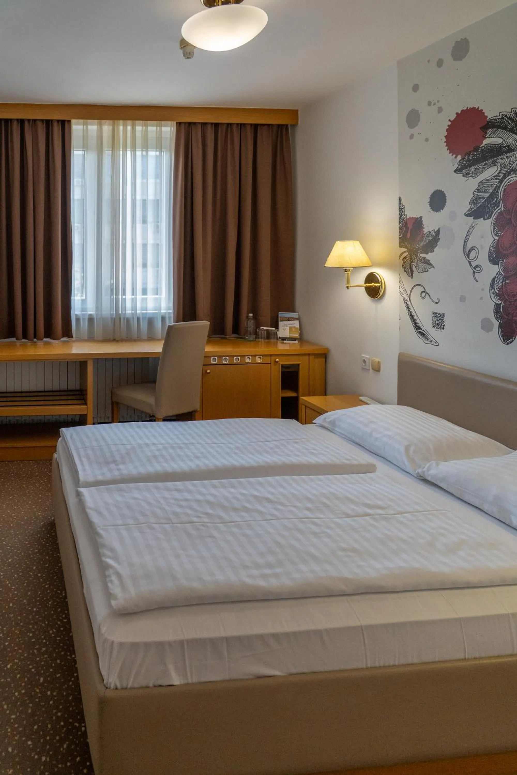 Bedroom, Bed in Hotel Piramida