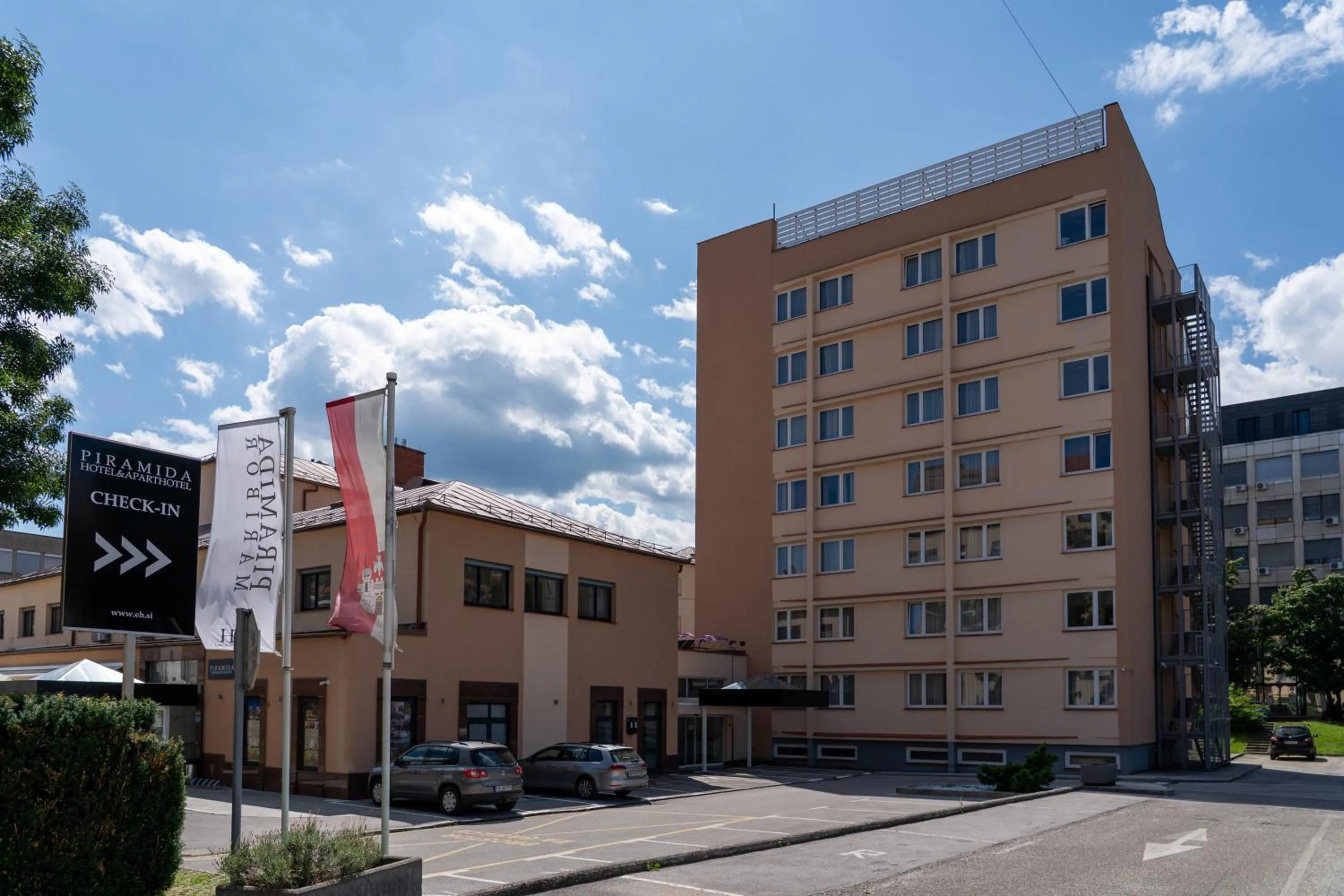 Property building in Hotel Piramida
