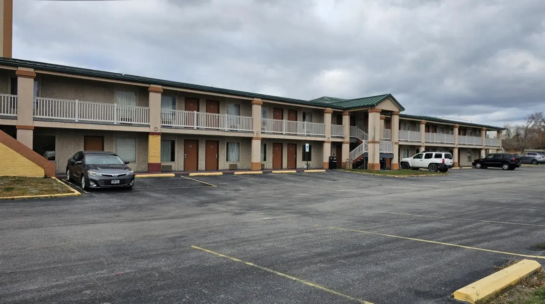 Property building in Americas Best Value Inn Mount Vernon Property building in Americas Best Value Inn Mount Vernon