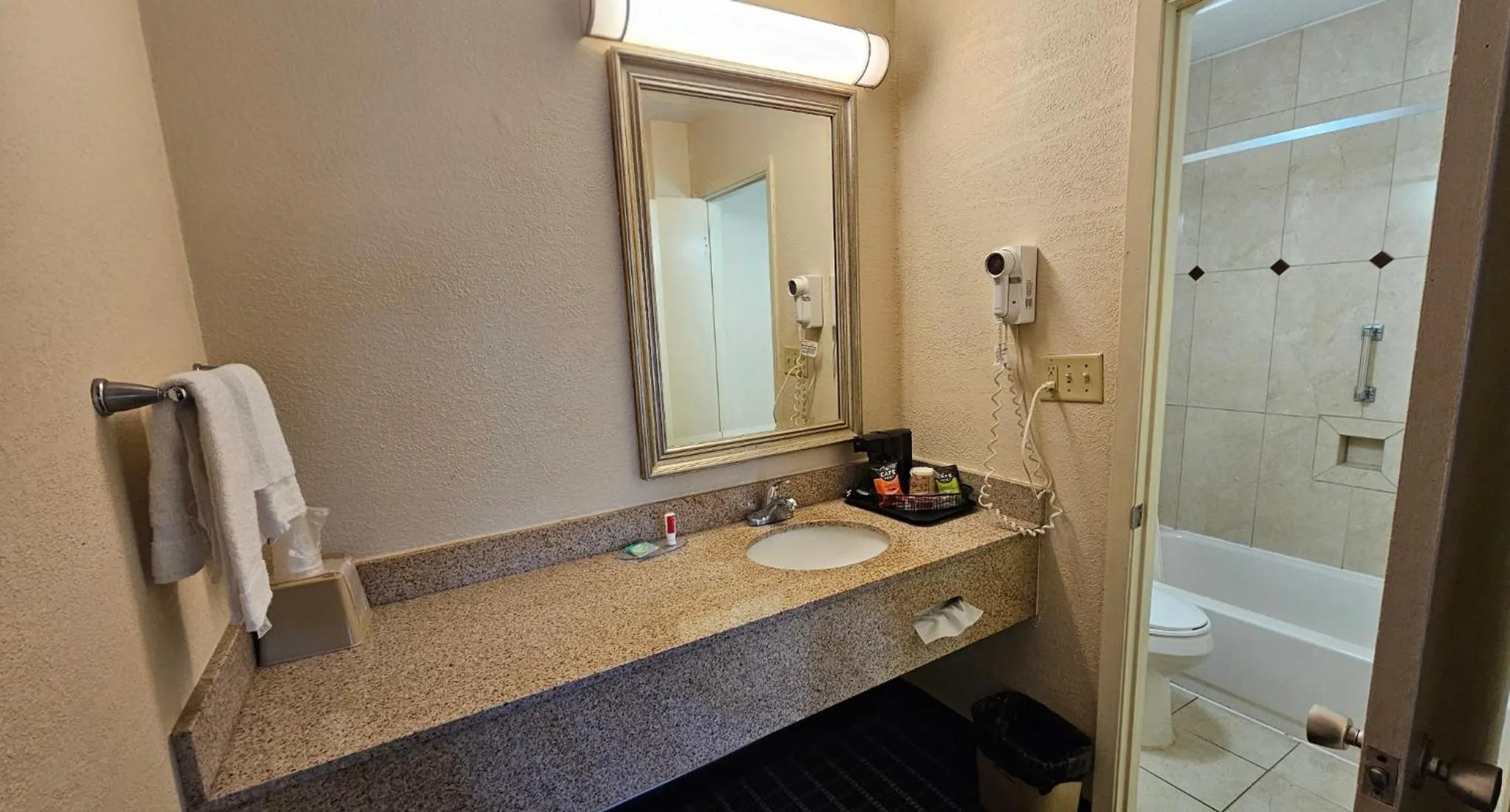 Shower in Americas Best Value Inn Mount Vernon