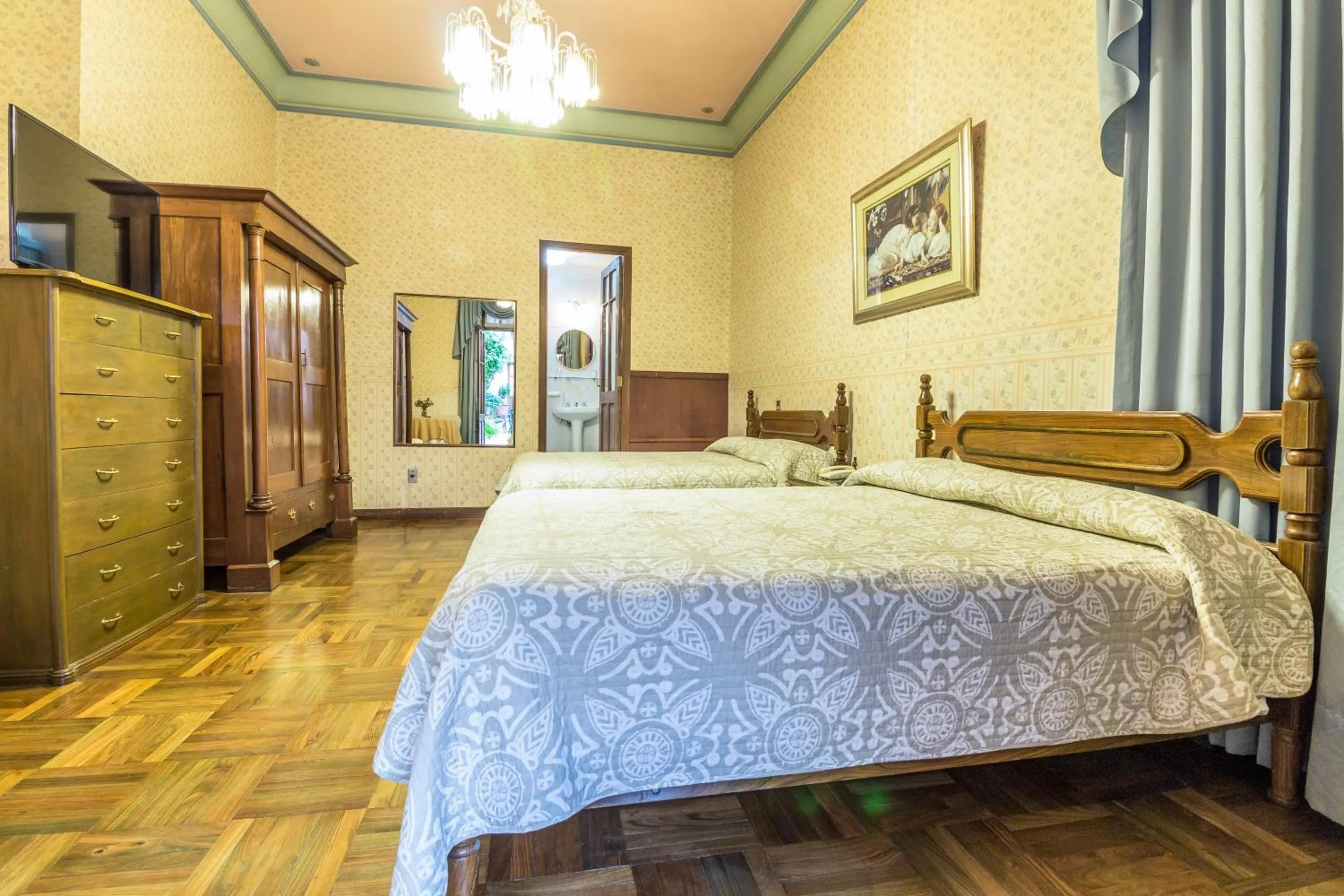 Bed in Capital Plaza Hotel