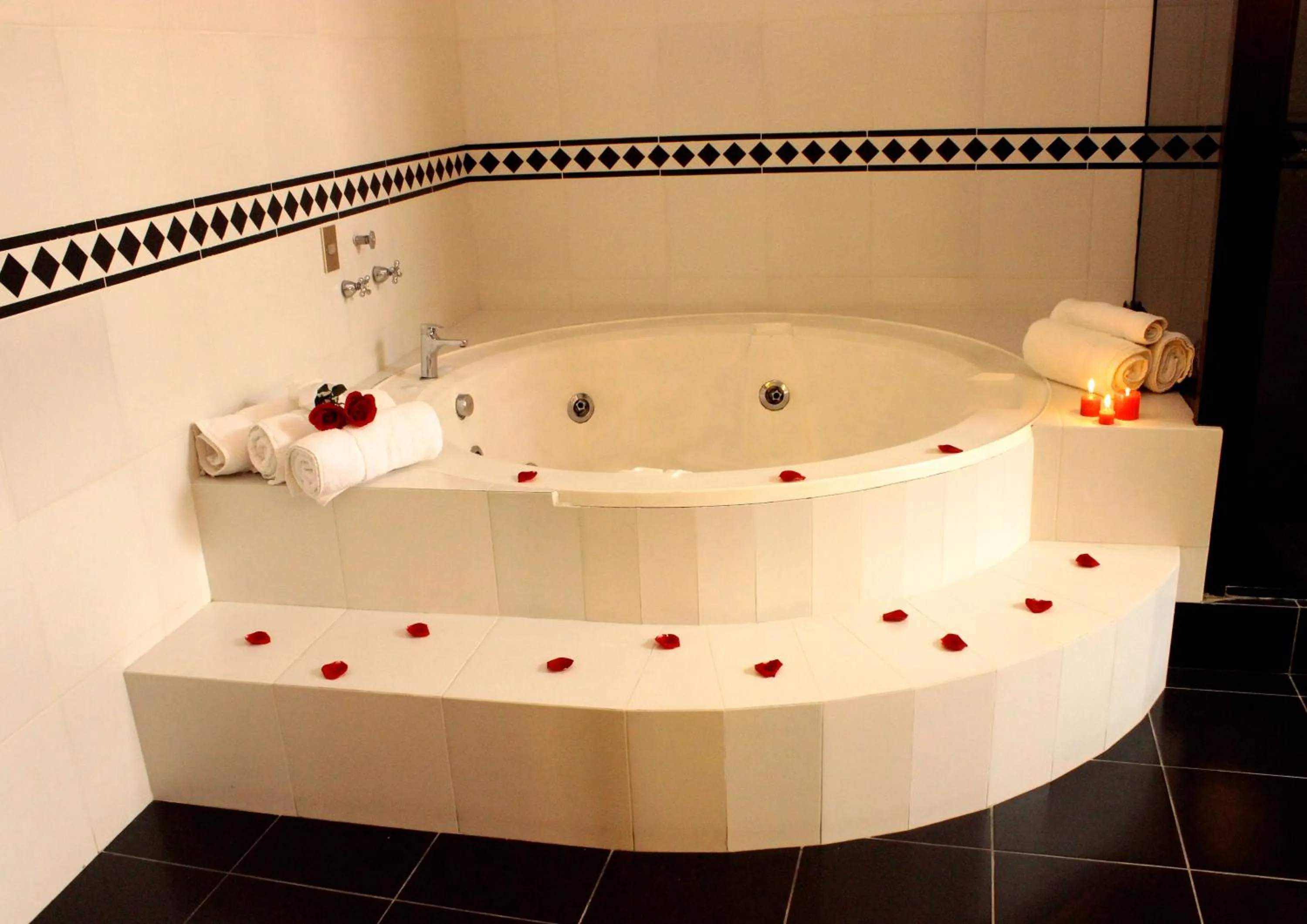 Hot Tub in Capital Plaza Hotel