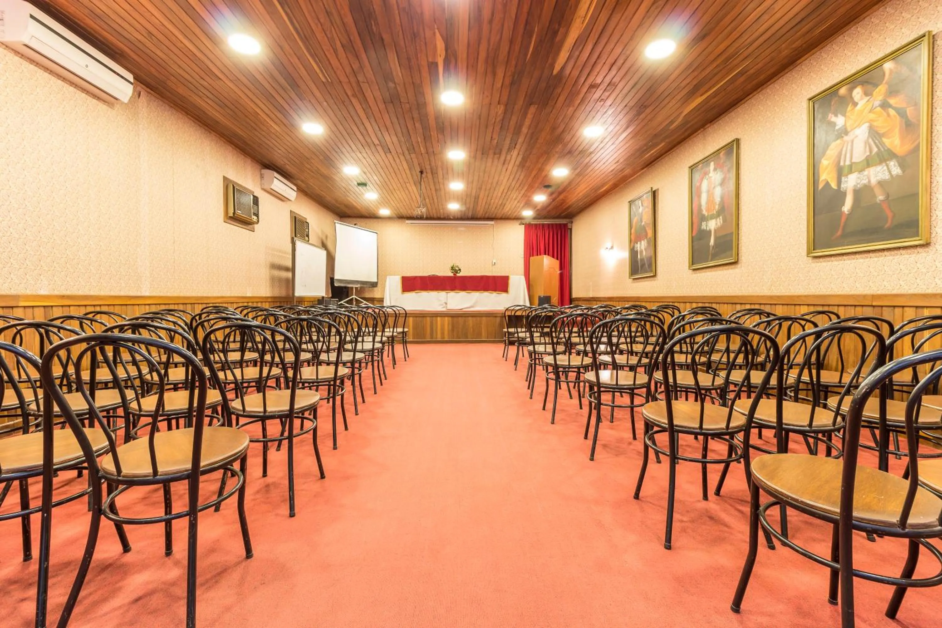 Business facilities in Capital Plaza Hotel