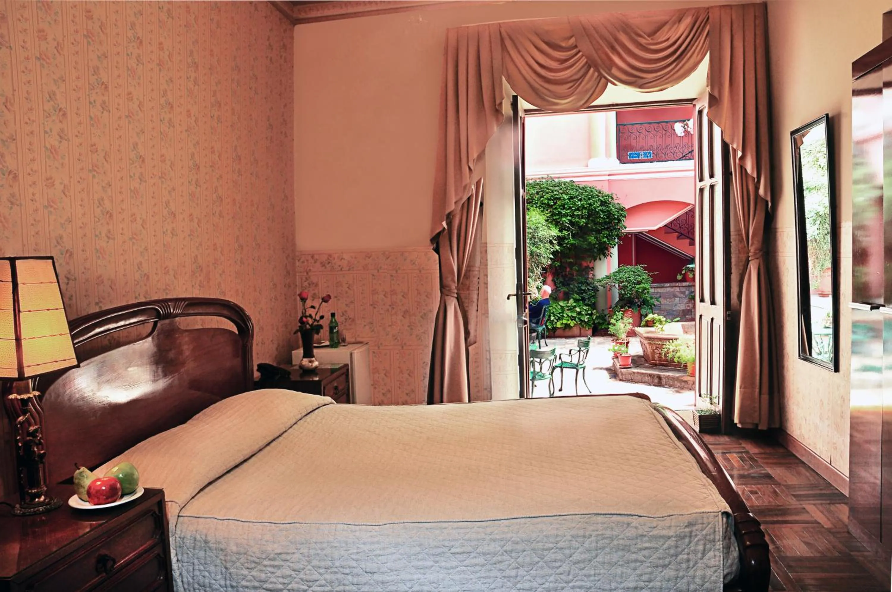 Bed in Capital Plaza Hotel