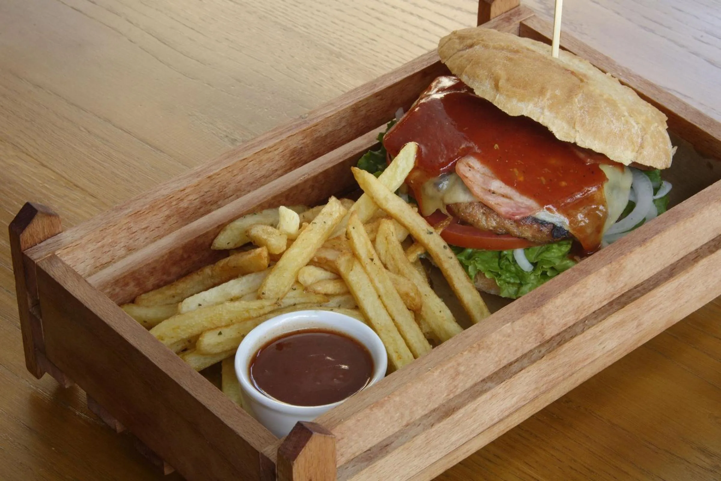 Restaurant/places to eat in Enalion Hotel