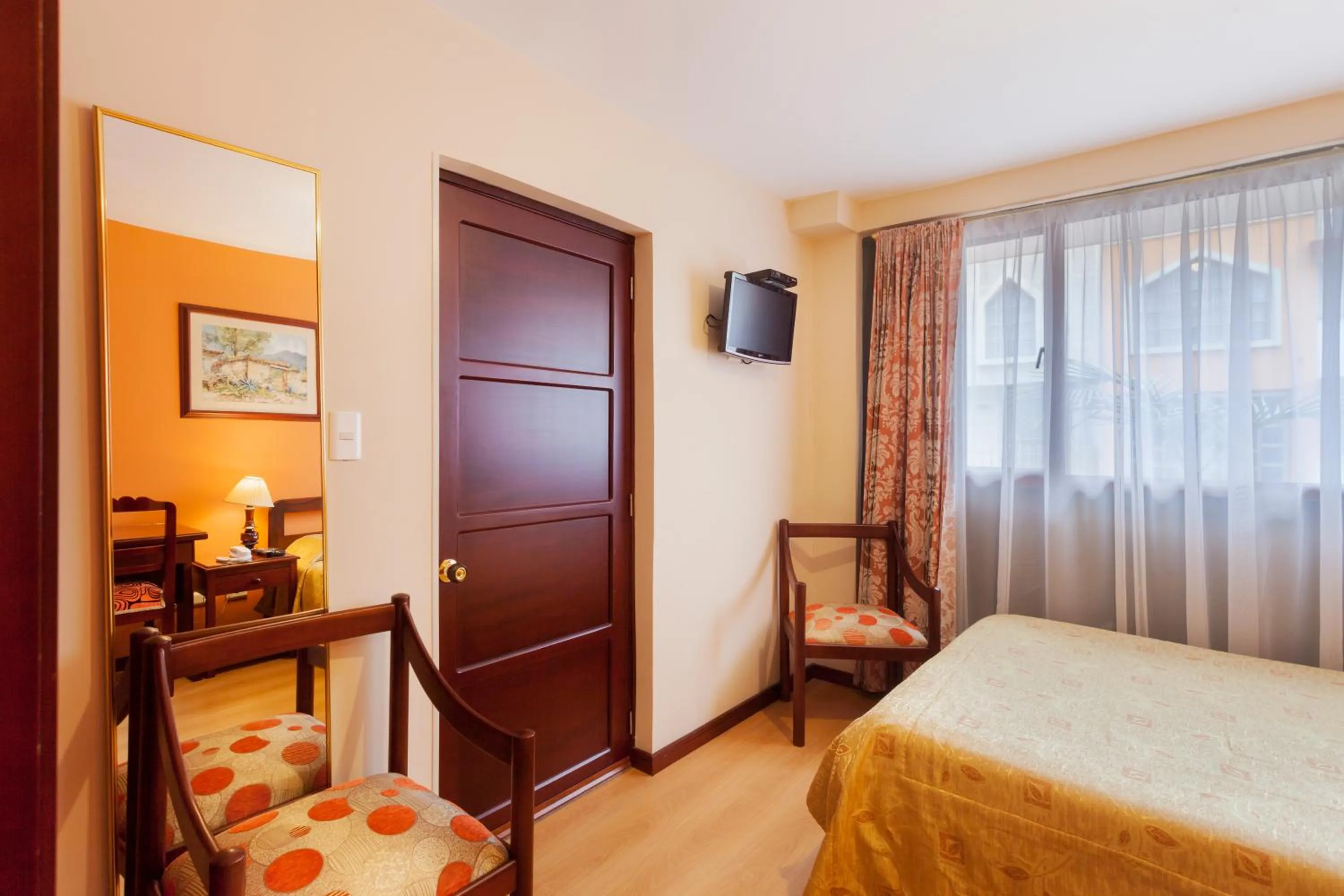 Bed in Hotel Francés La Maison