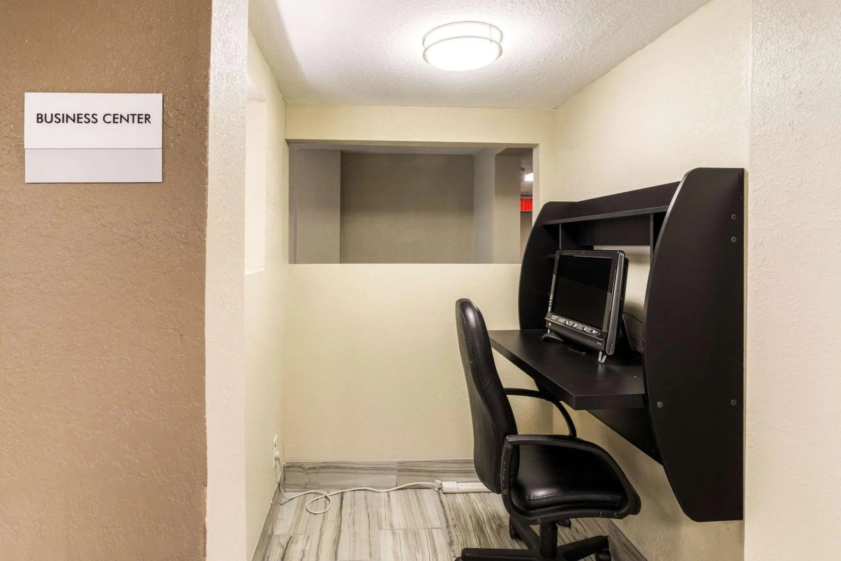 On-site shops in Quality Inn Pensacola North