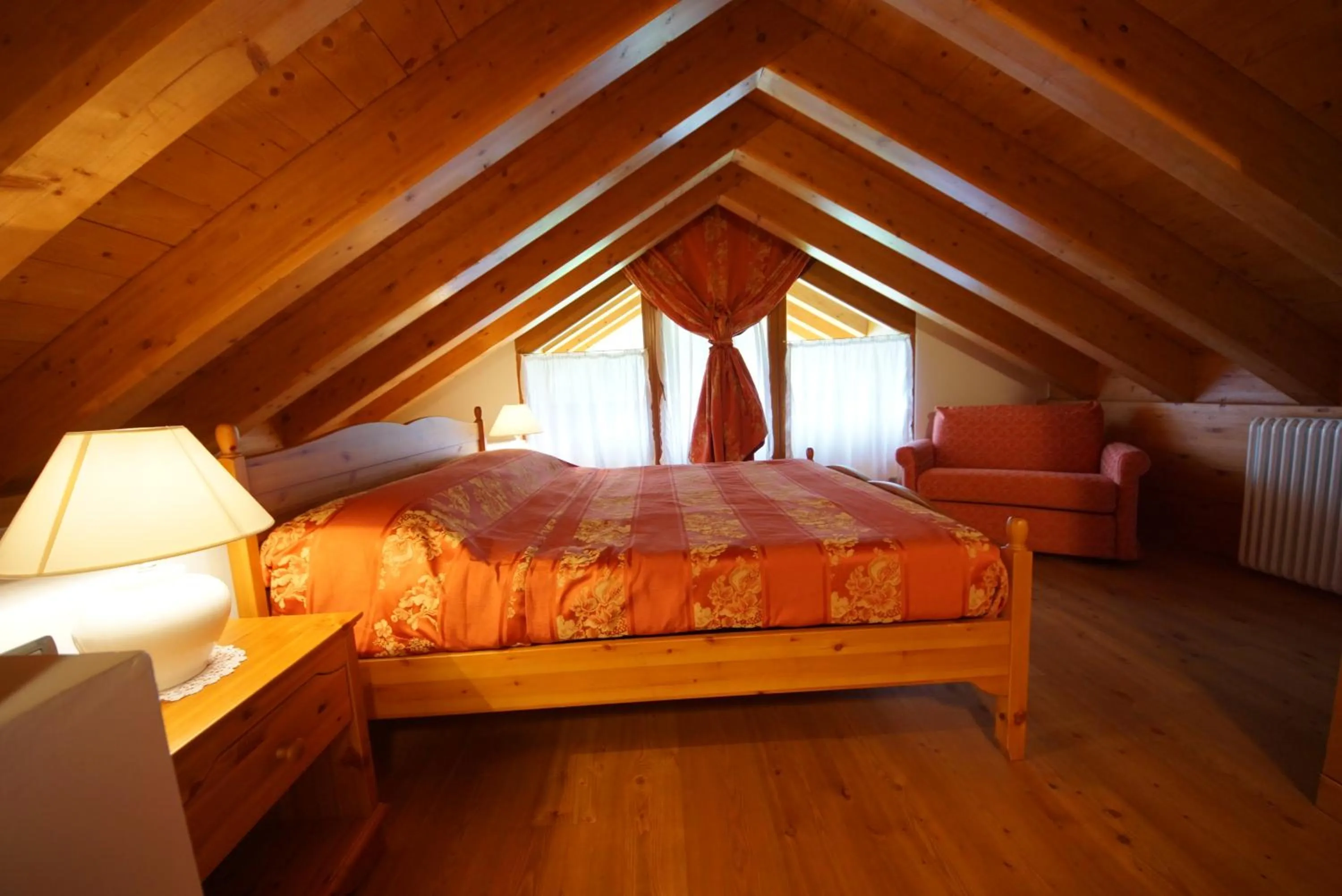 Photo of the whole room, Bed in Residence Baita Antlia