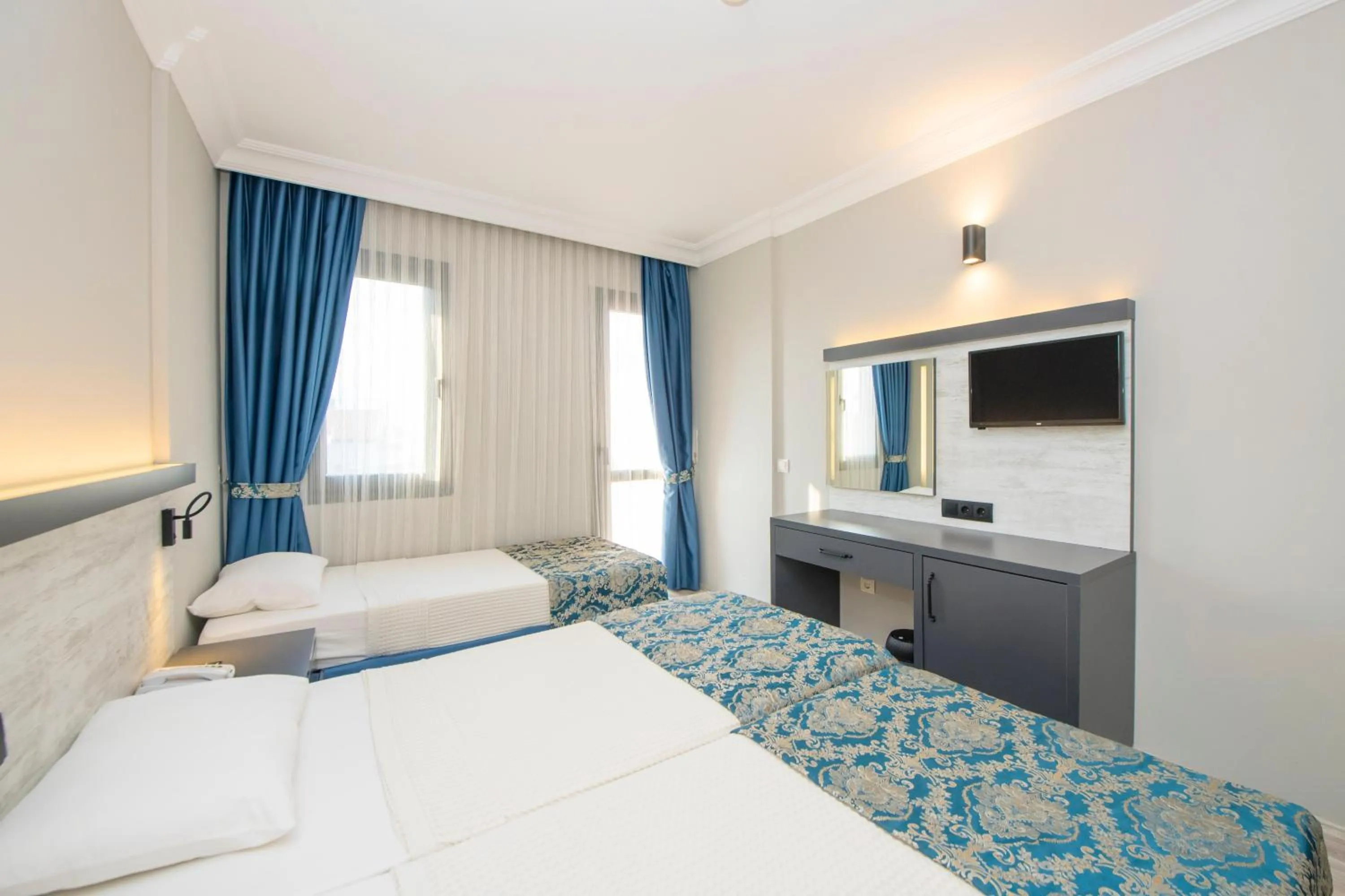 Photo of the whole room in Golden Moon Hotel