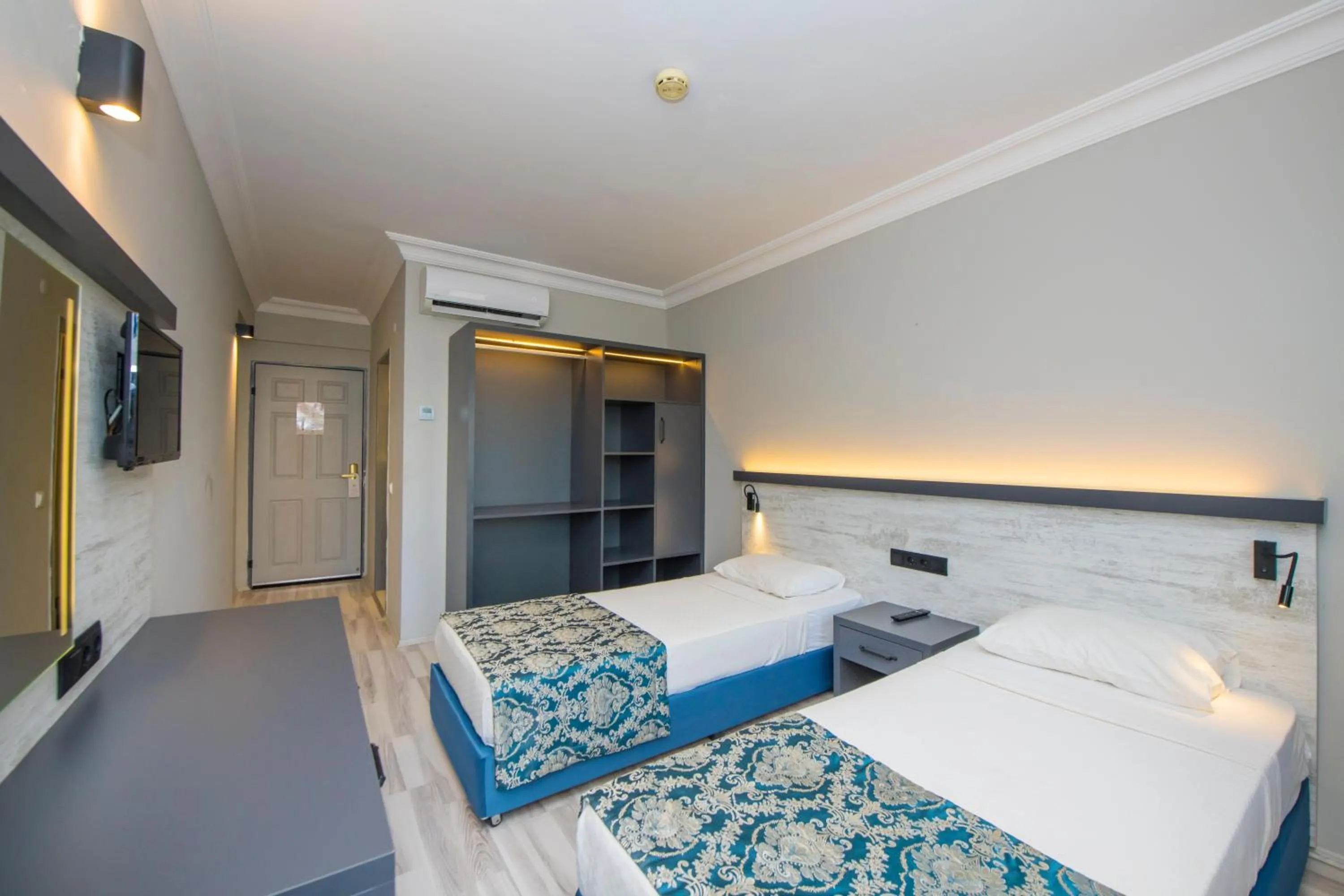 Photo of the whole room in Golden Moon Hotel