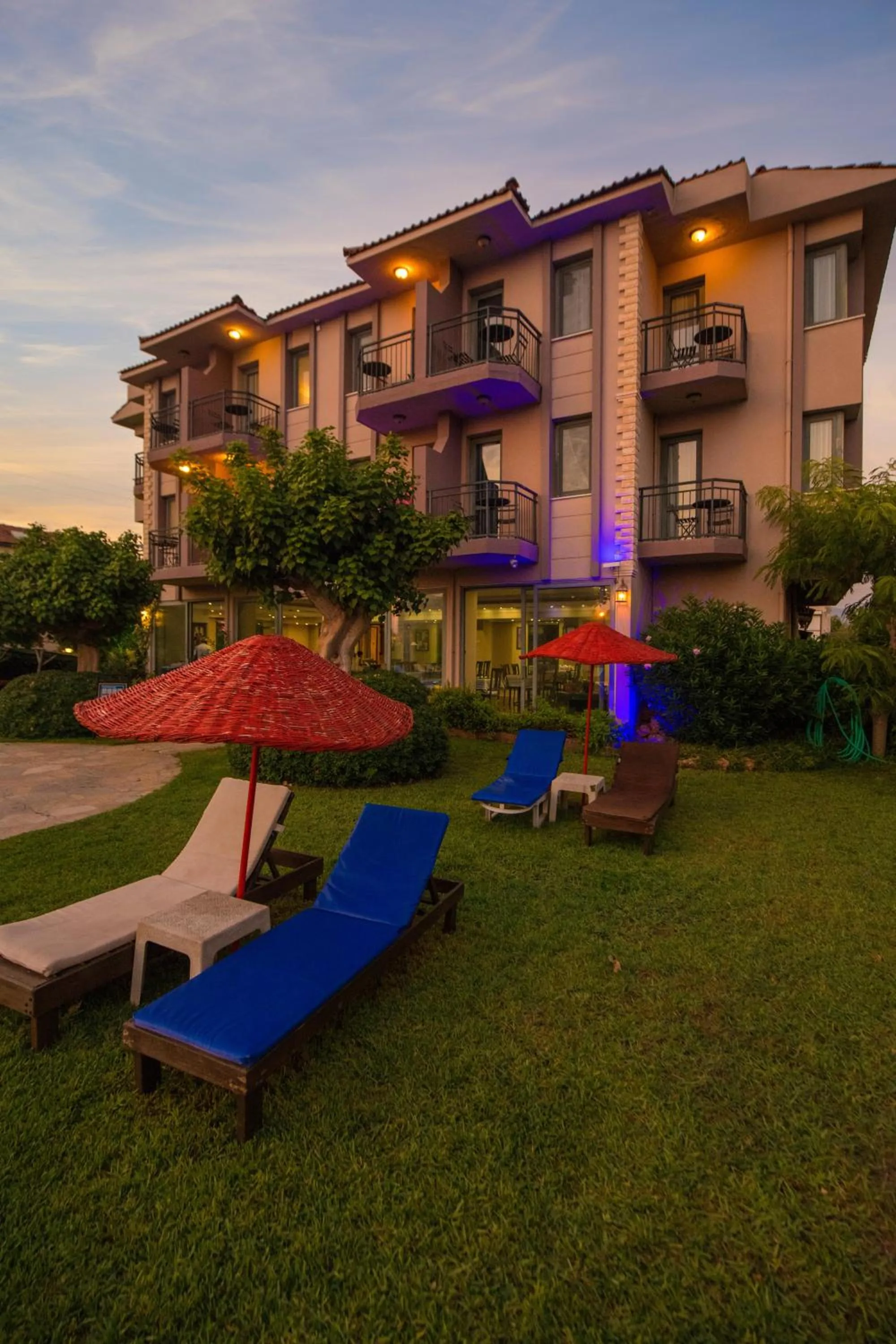 Garden in Golden Moon Hotel