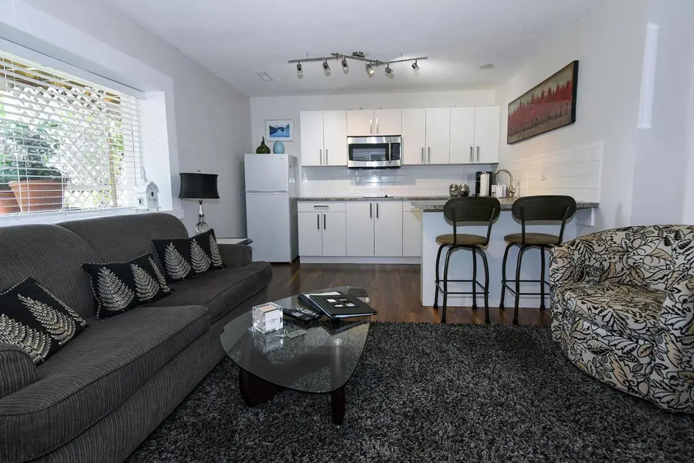 Queen Suite in A Touch of English B&B Queen Suite in A Touch of English B&B