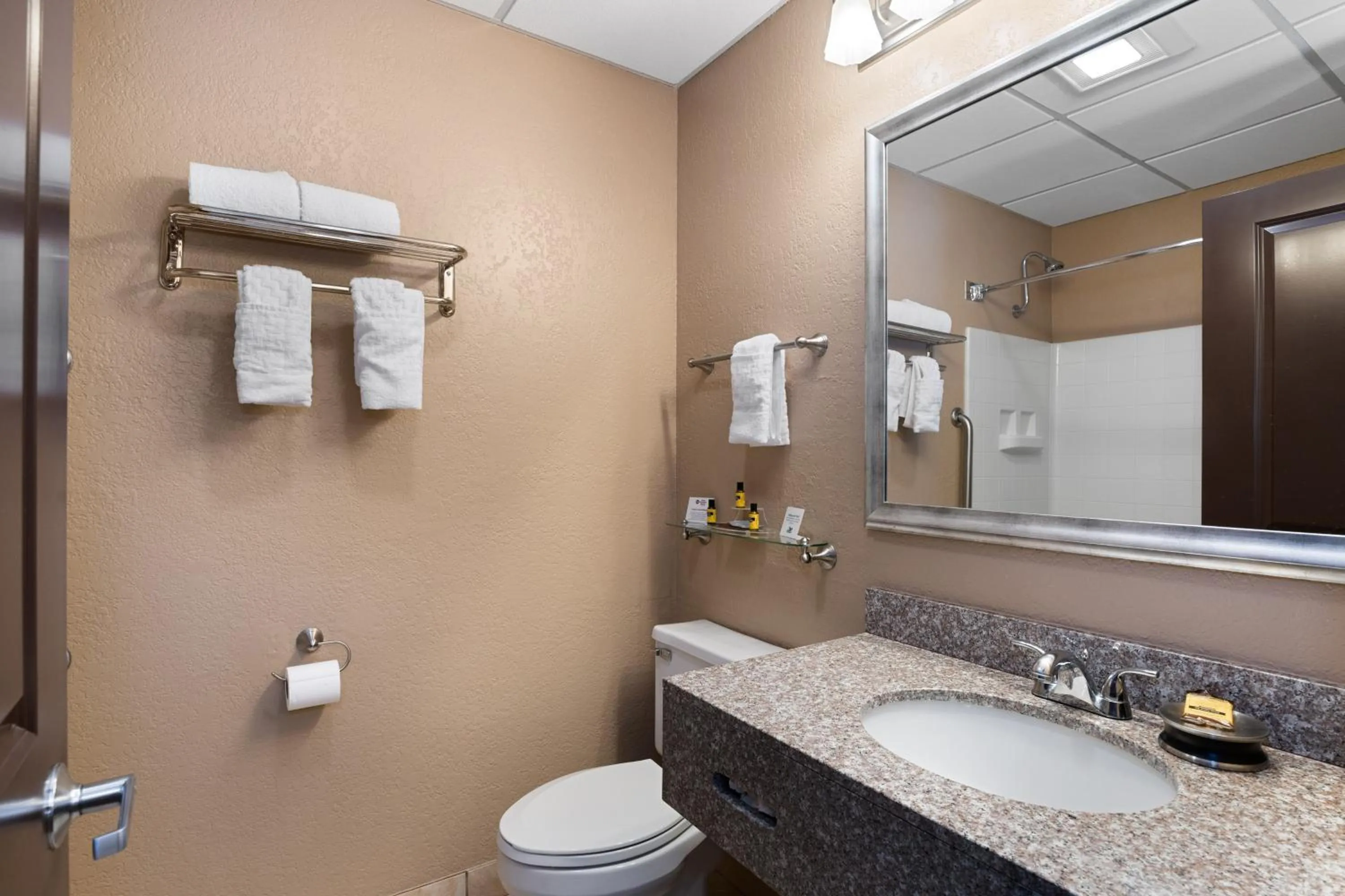 Bathroom in Antioch Hotel & Suites